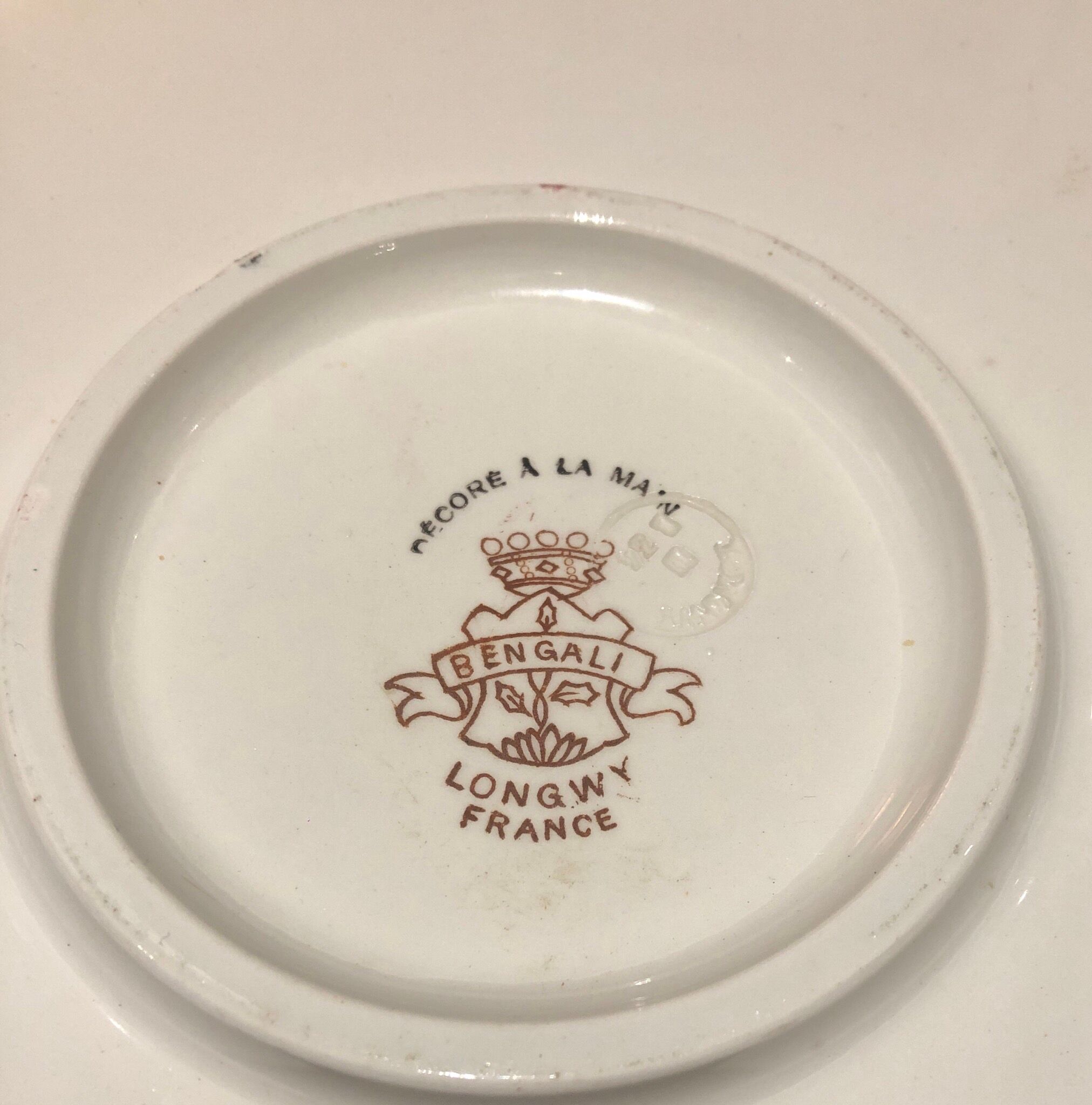 Large dish with decoration of birds