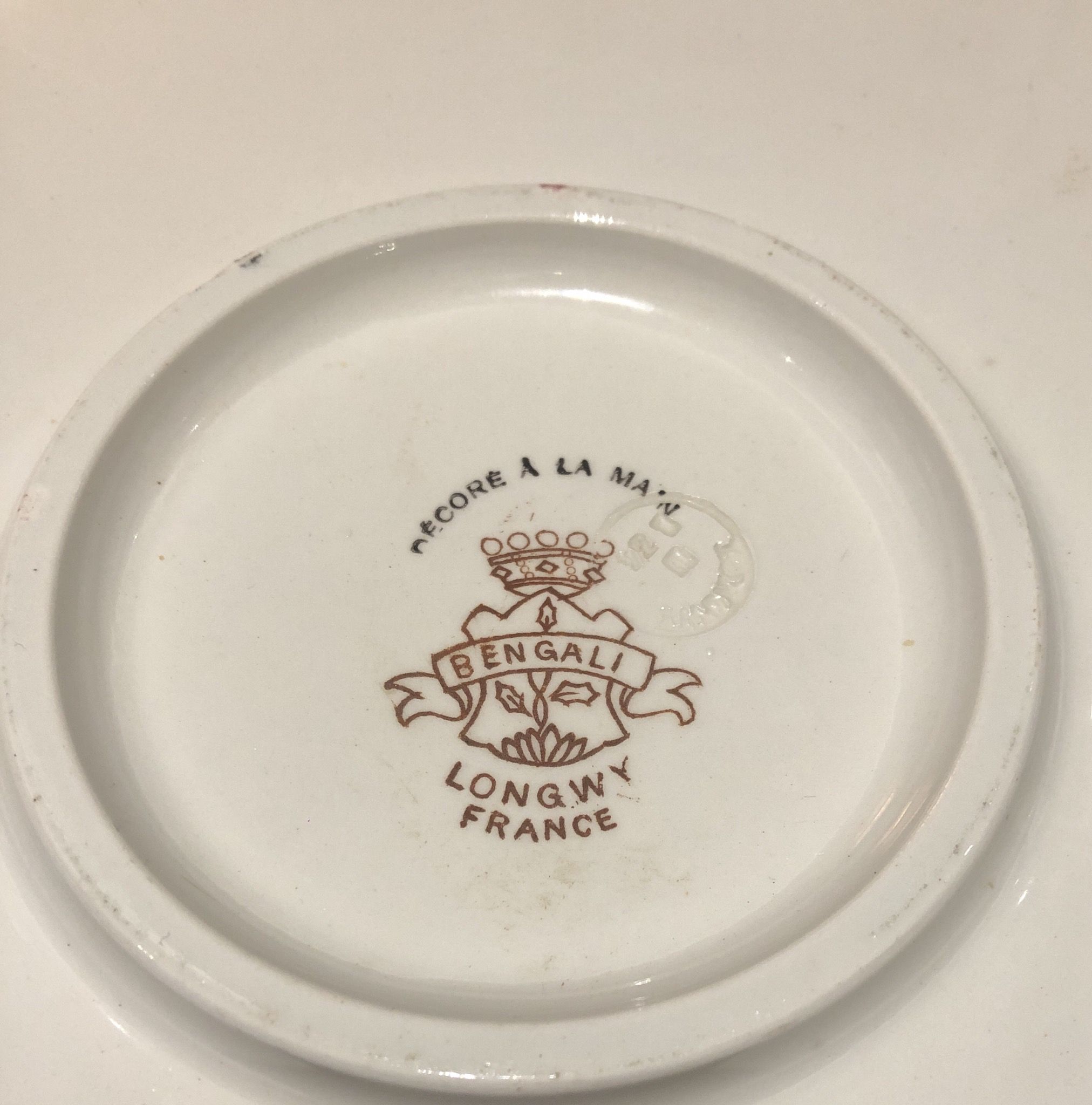 Large dish with decoration of birds