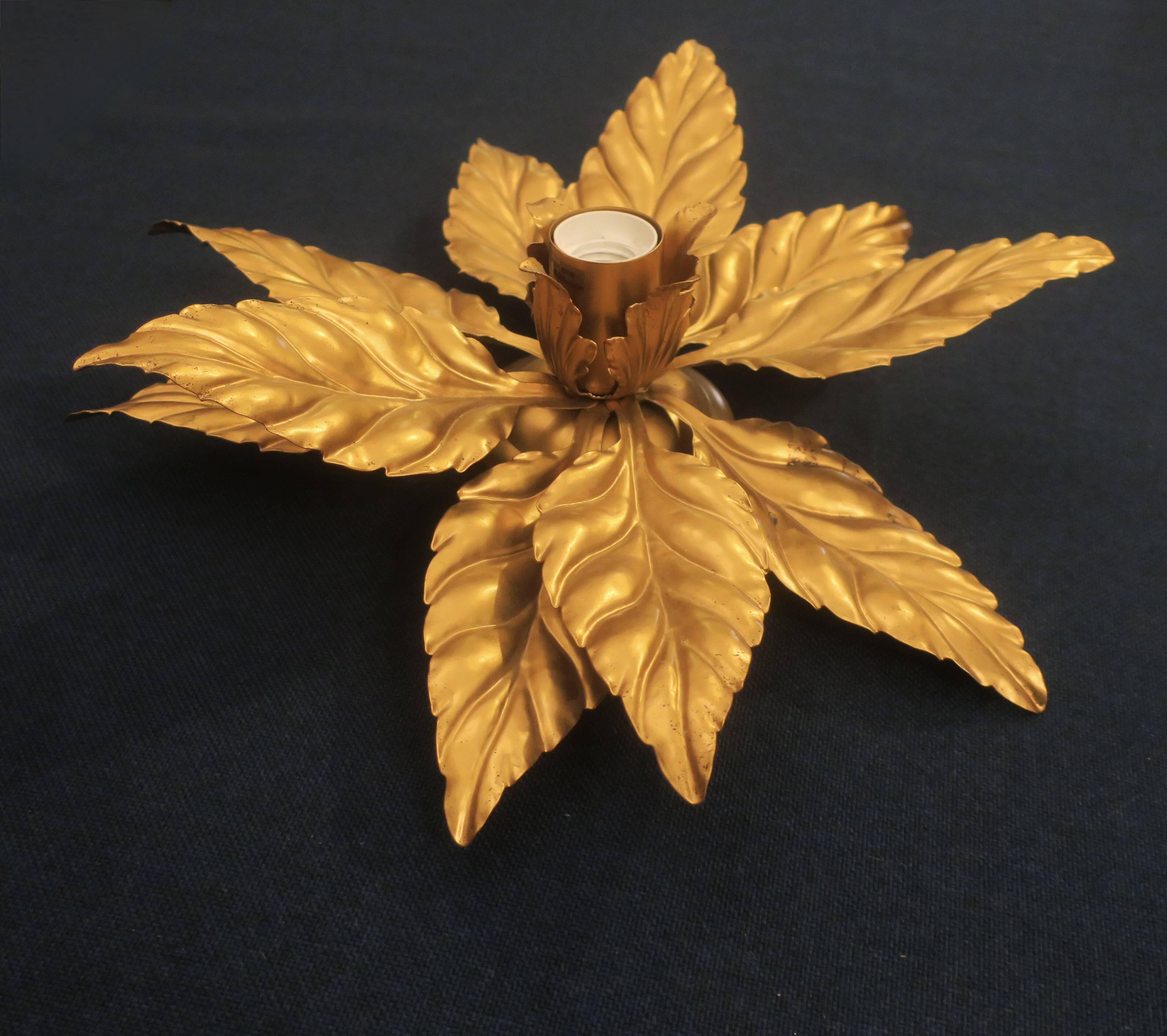 Plafonnier florentin en métal doré du milieu du siècle par Hans Kögl, années 1960