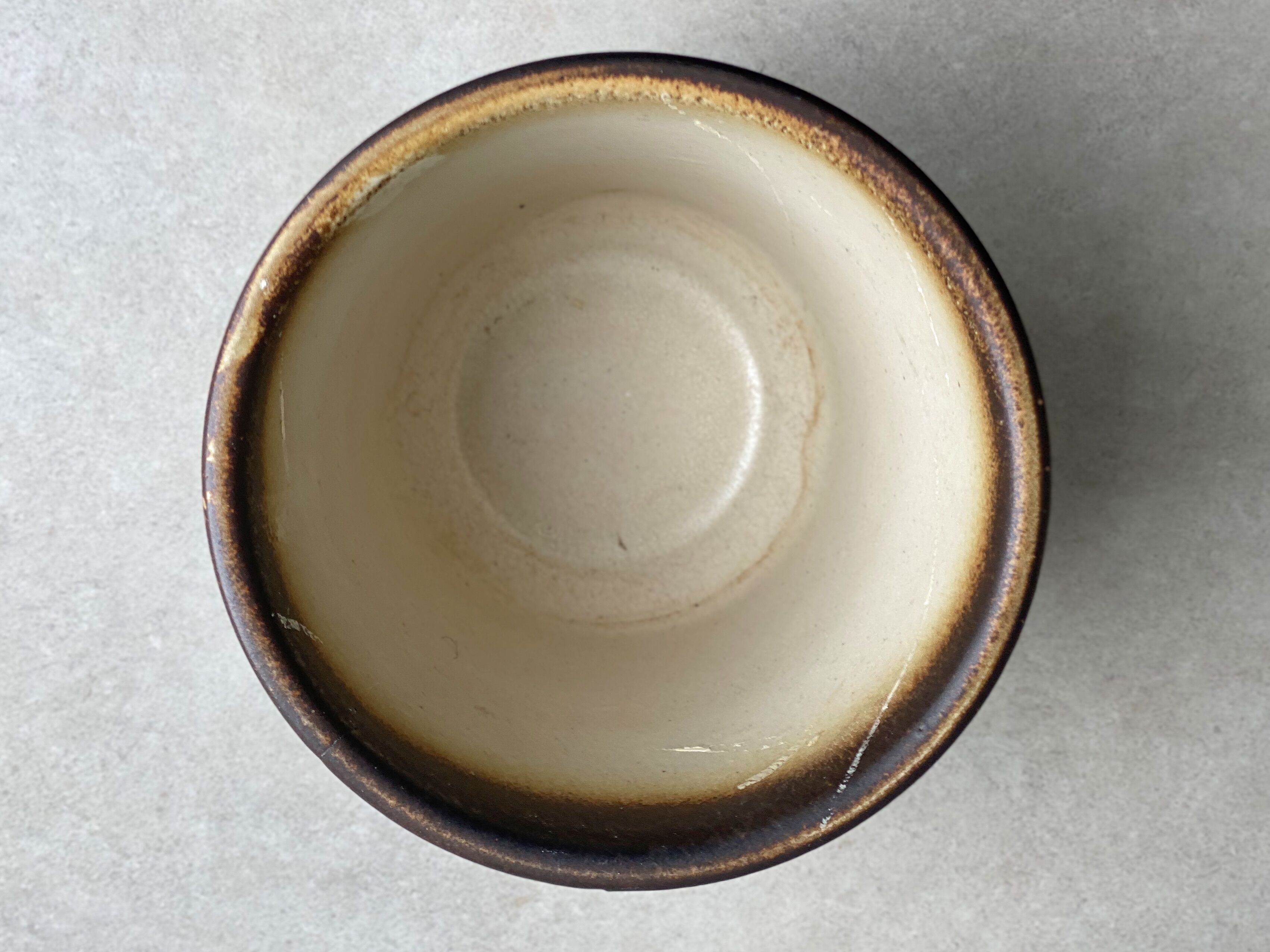 Vintage ceramic planter / flower pot
