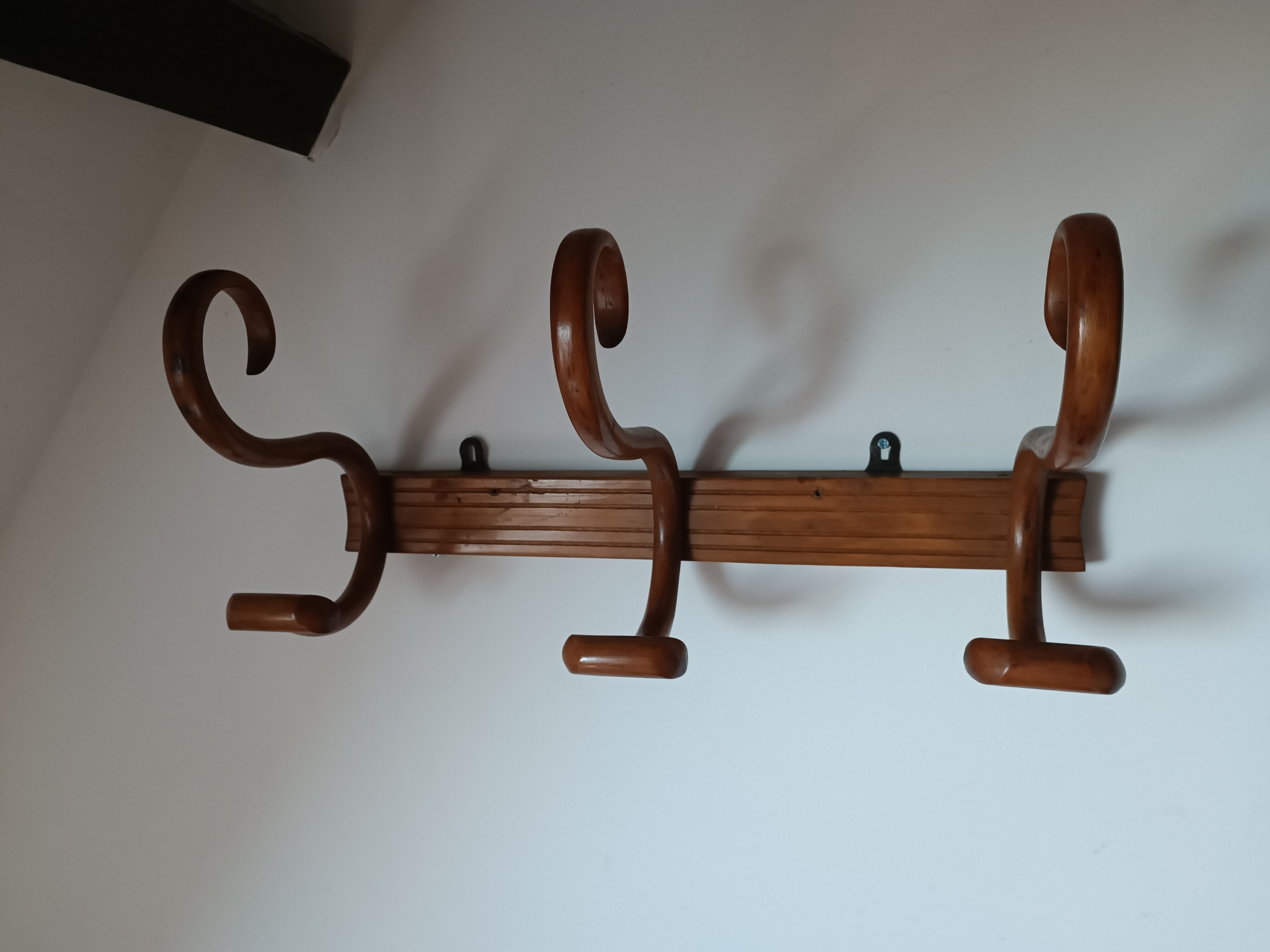 Wall coat rack