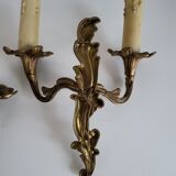 Ancienne paire d'appliques en métal doré style Louis XV - 2 lumières