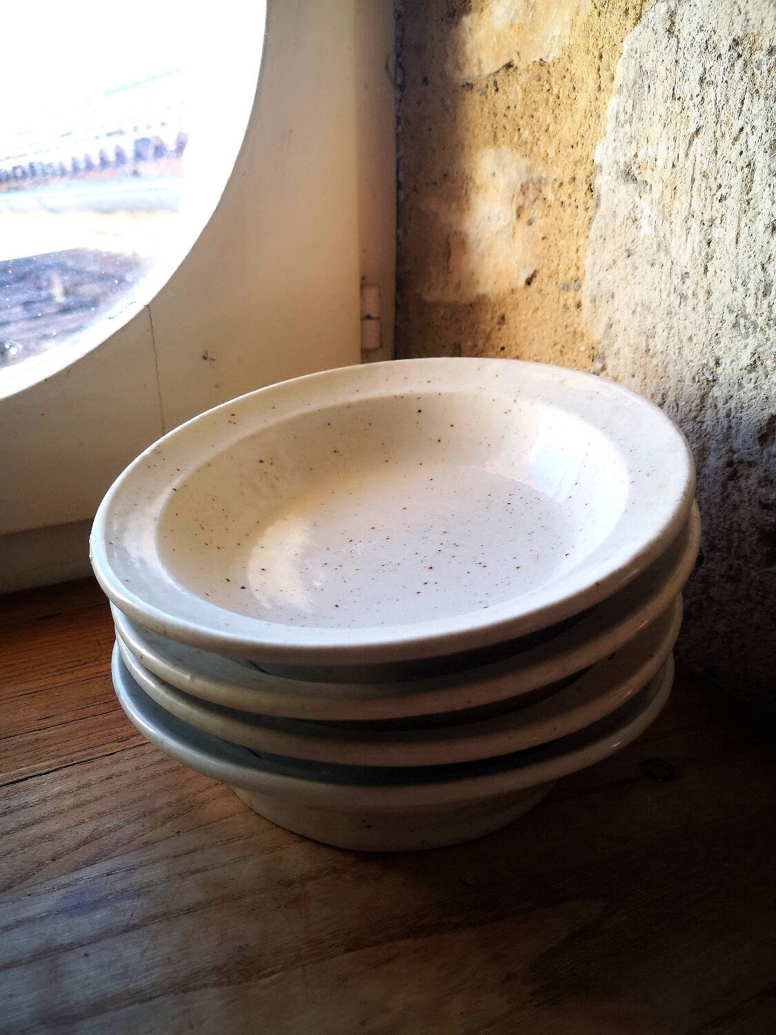 Lot de 4 Assiettes creuses en grès moucheté