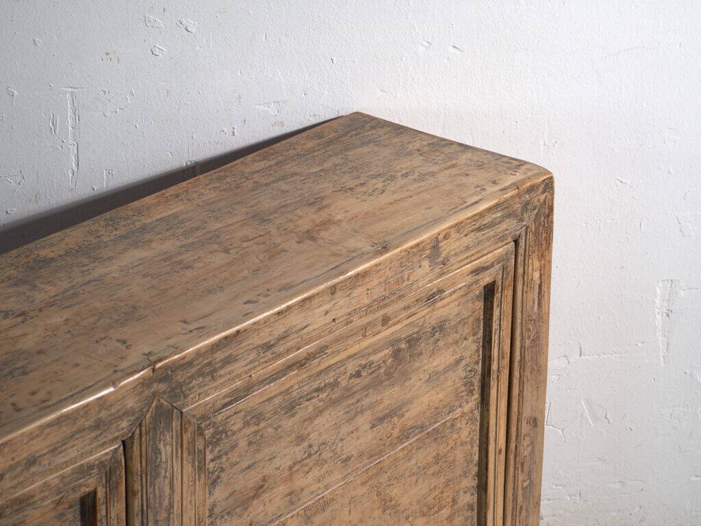 Buffet ancien en bois de pin – Chine, vers 1930