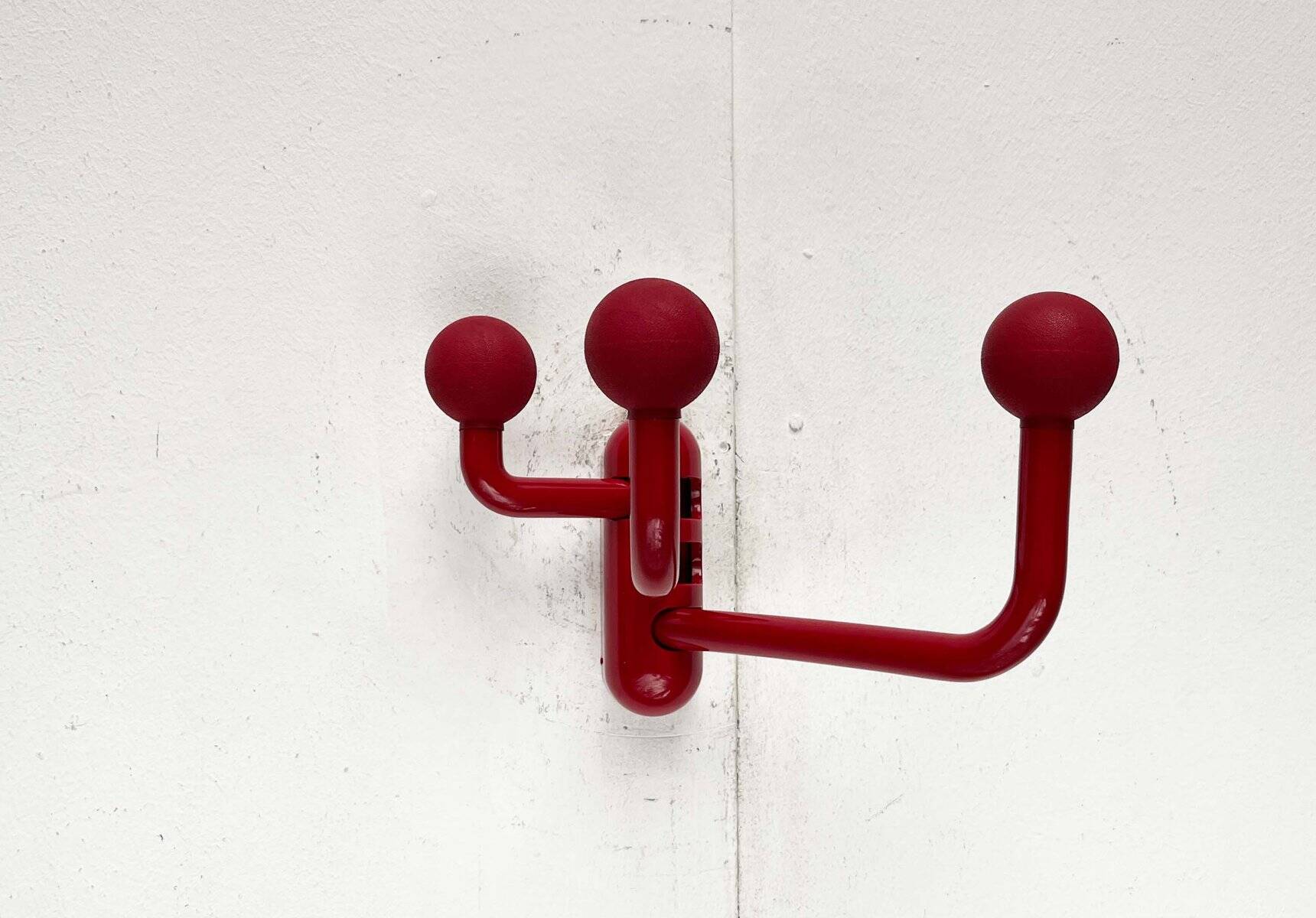 Postmodern Italian folding coat rack by Patrizia Angeloni for Confalonieri, 1980s.