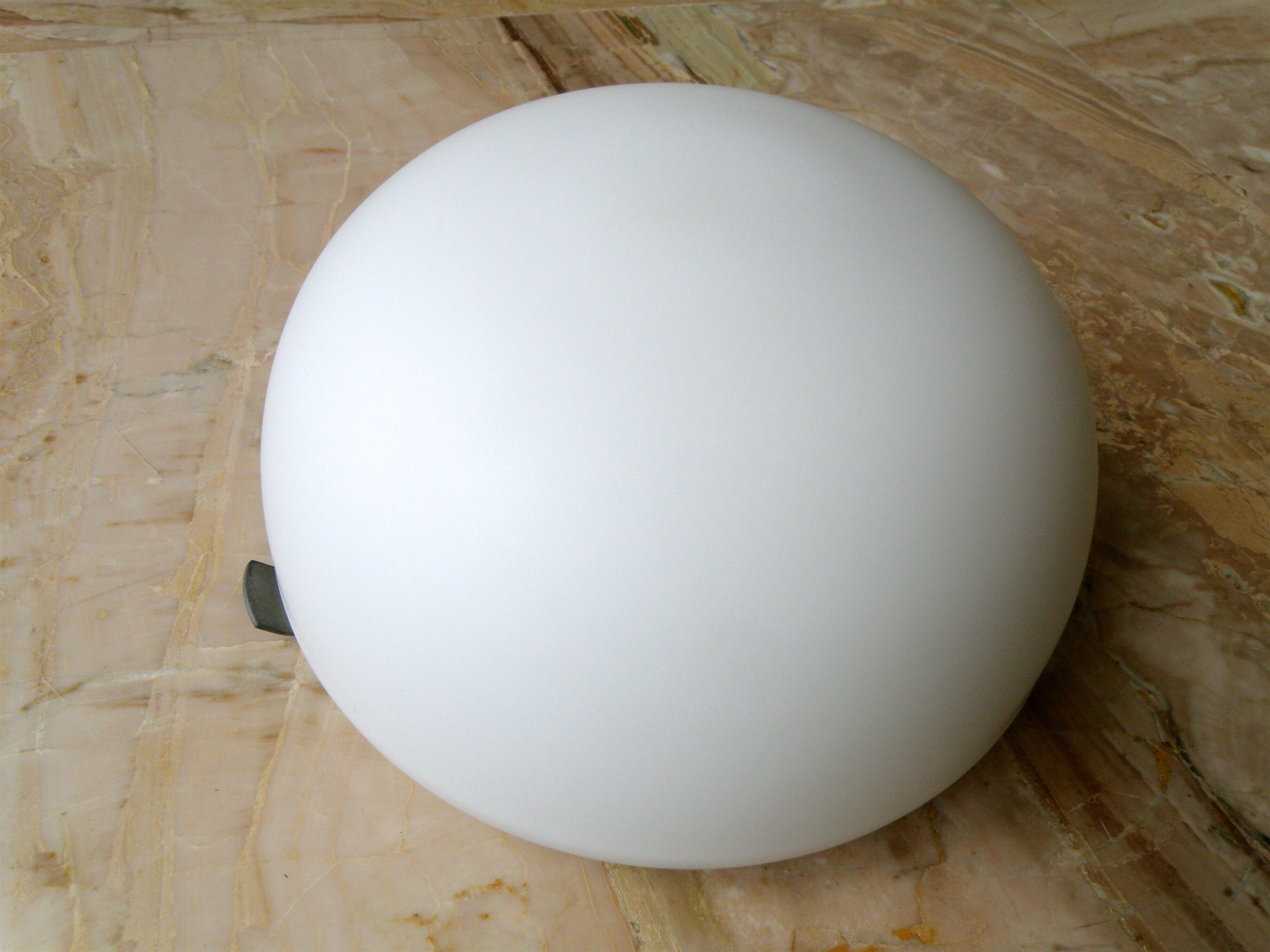 Round globe ceiling luminaire, in opaline glass, white