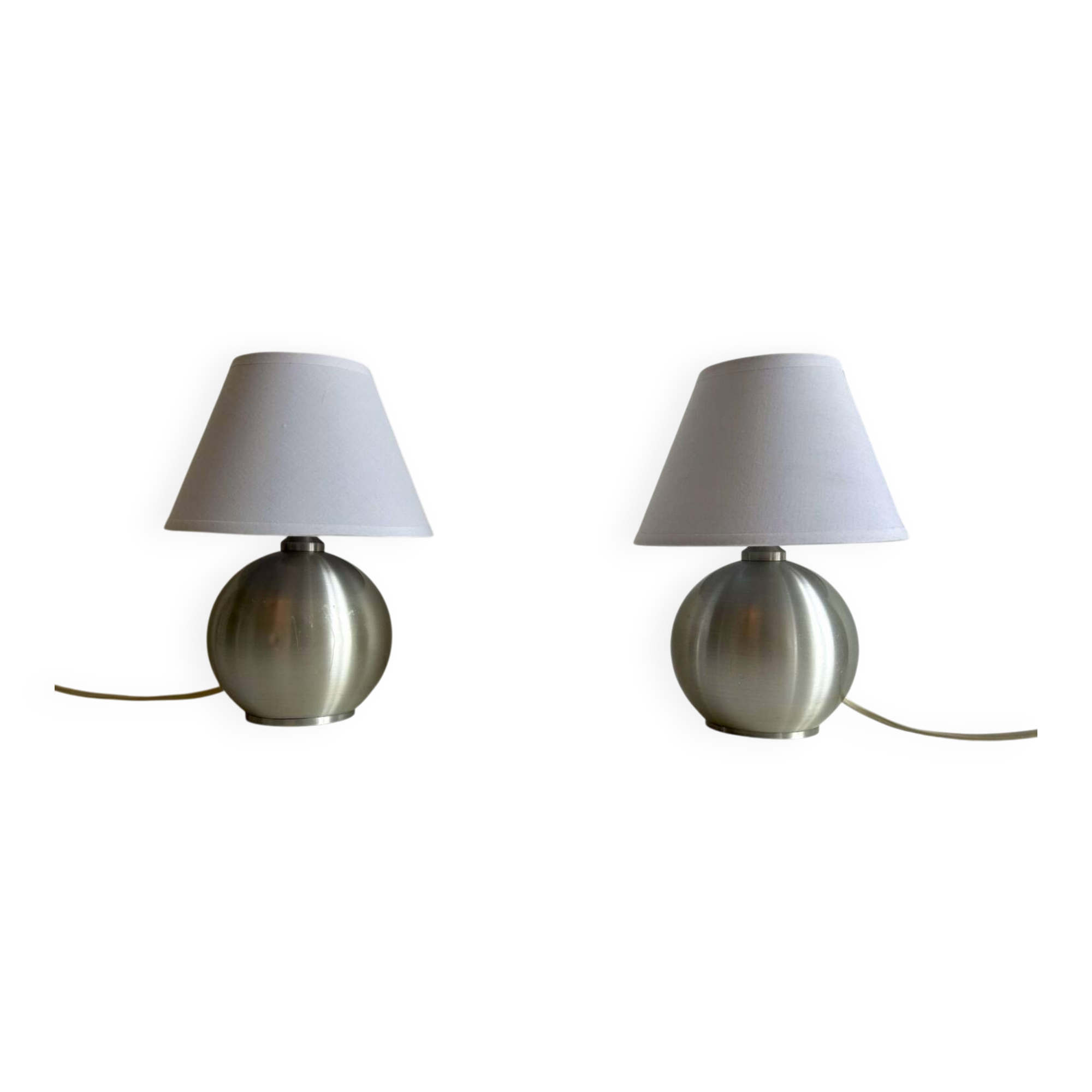 Paire de lampe vintage, métal brossé et abat jour blanc, France 1970