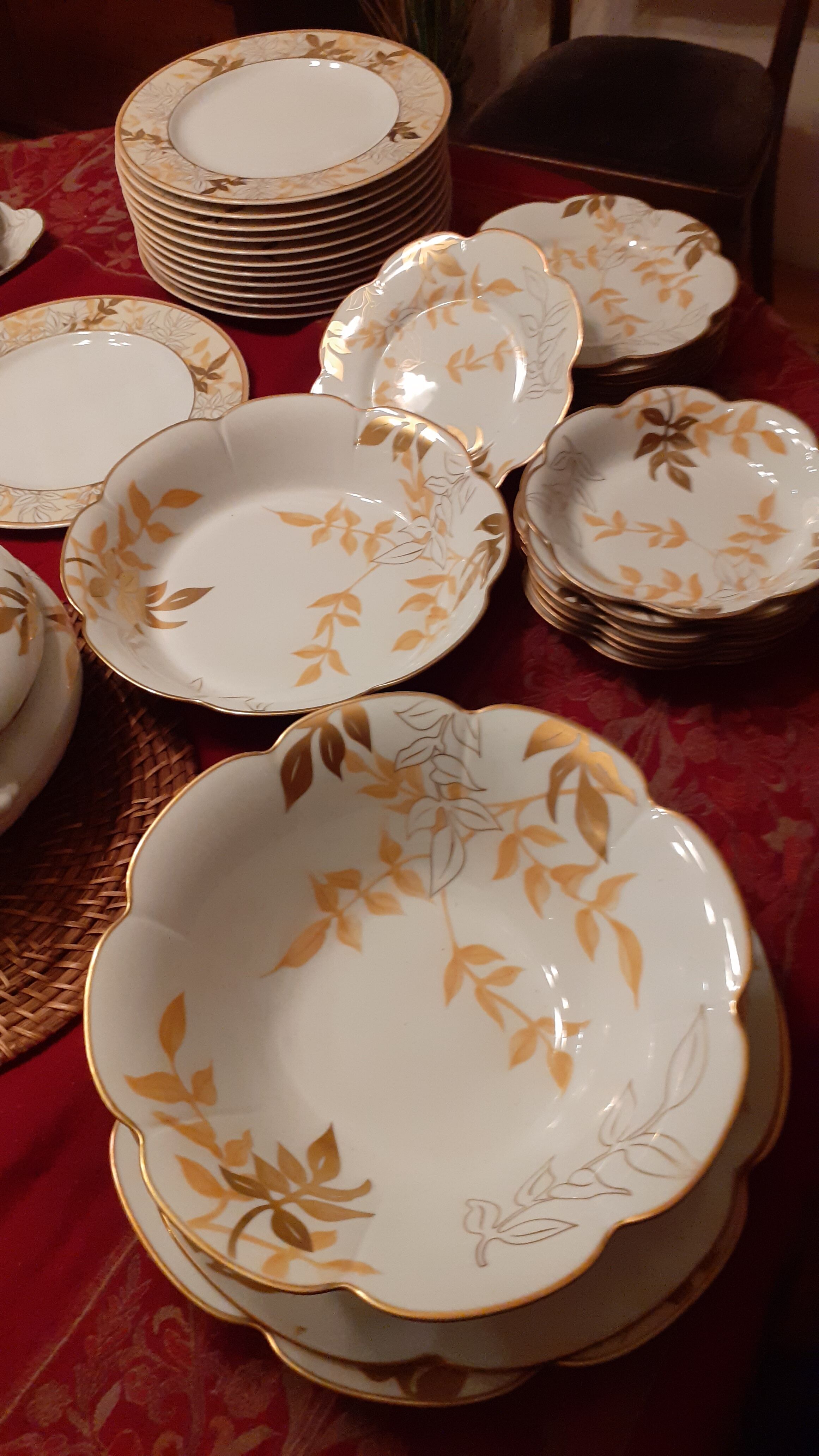 Porcelain table service 60 pieces