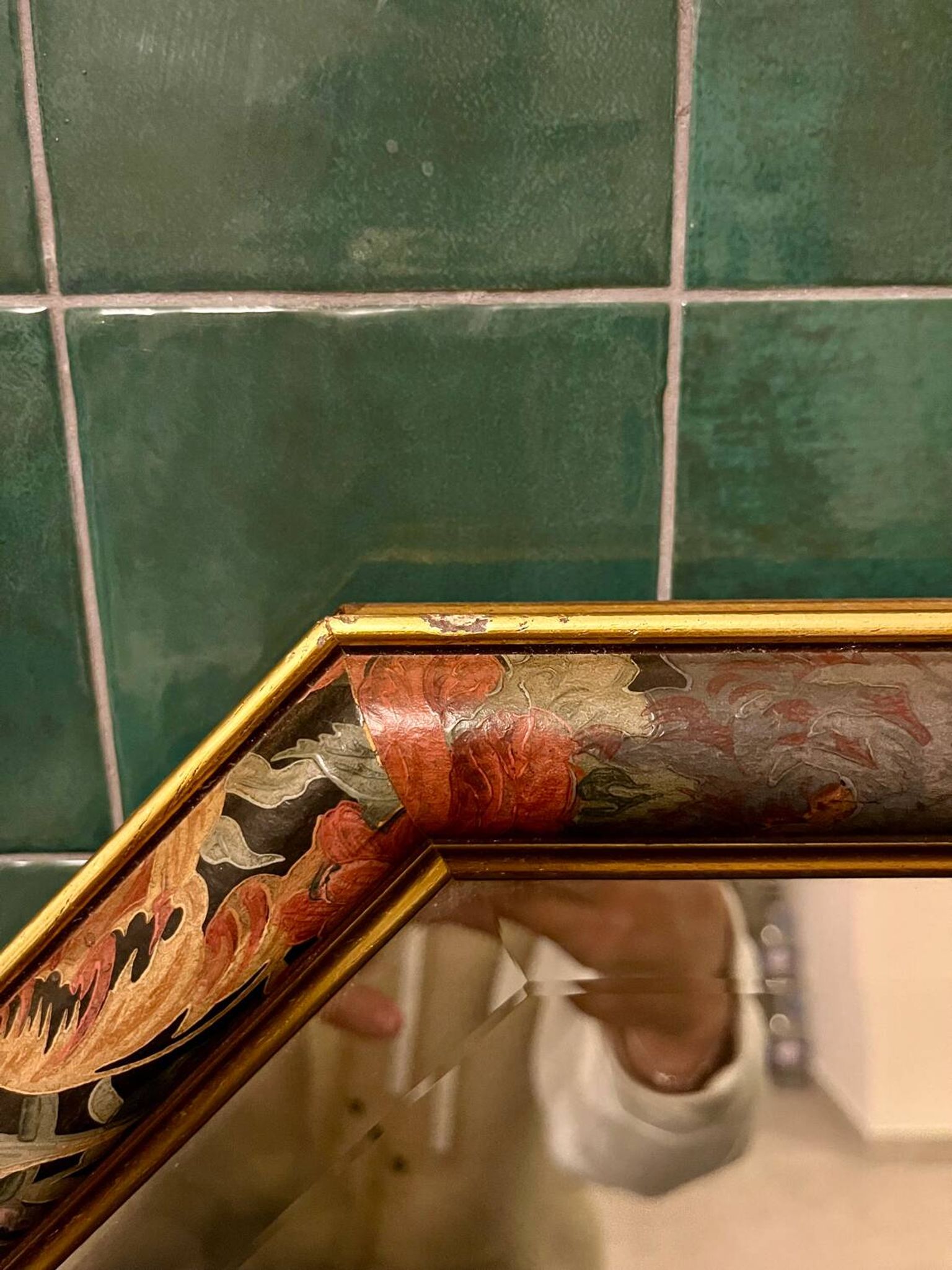 Miroir vintage biseauté à cadre floral