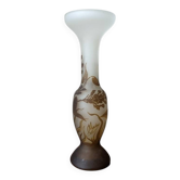 Vase Art déco pâte de verre signé Macau inspiration Gallé décor végétal