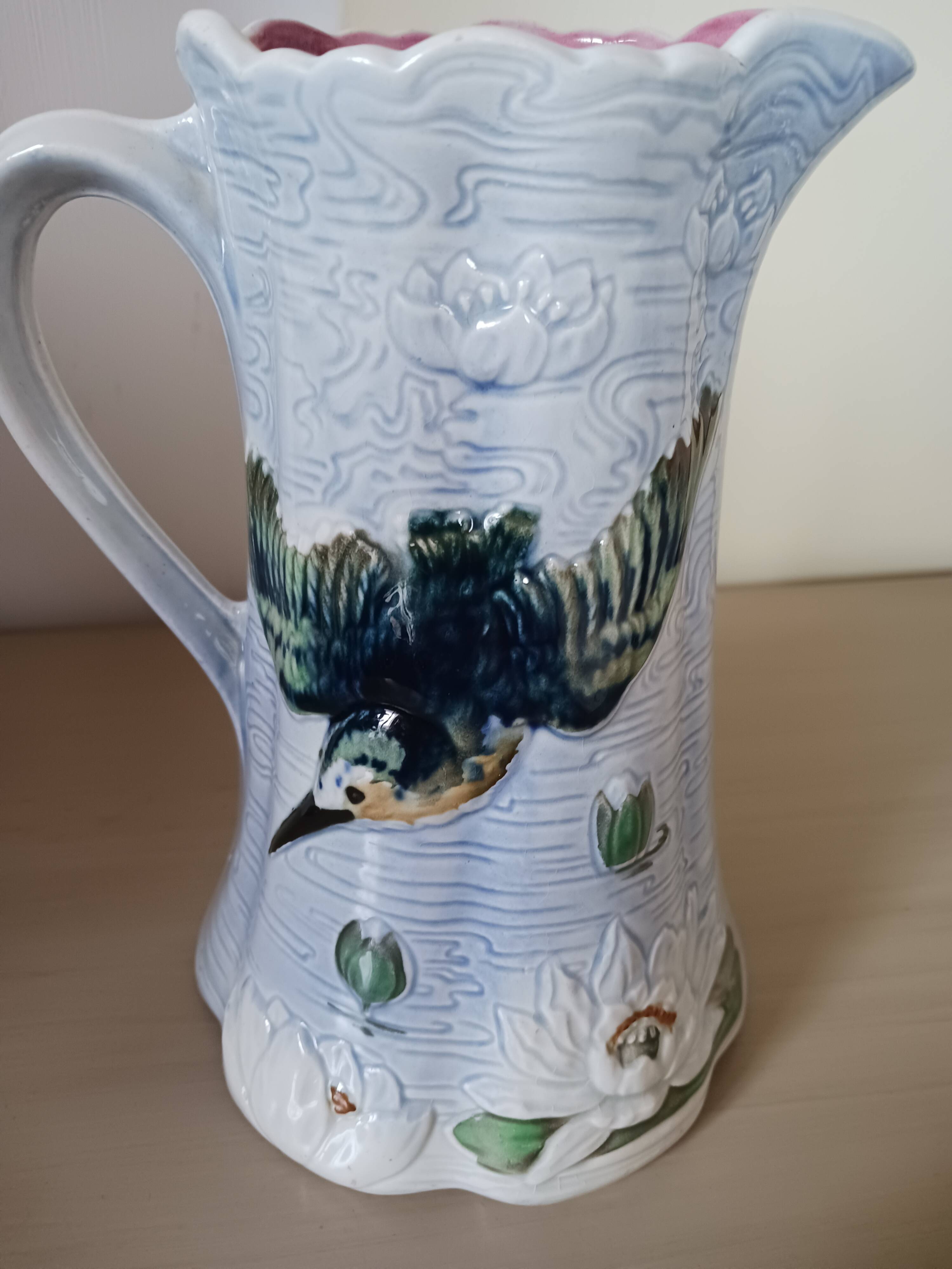 Antique pitcher in slipware, St-Clément.