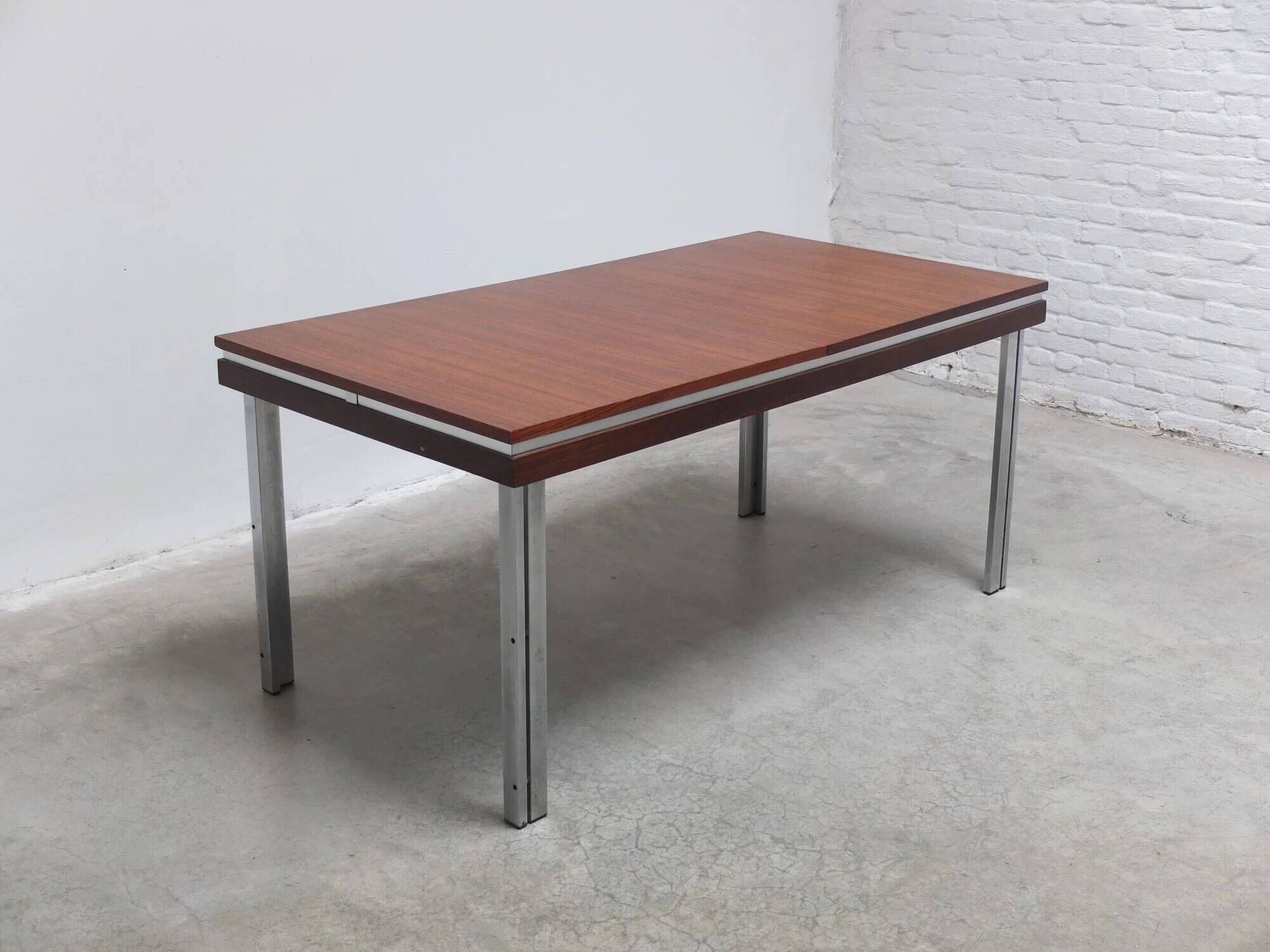 Table à manger extensible par Roger De Winter pour E.M.Y., années 1960.