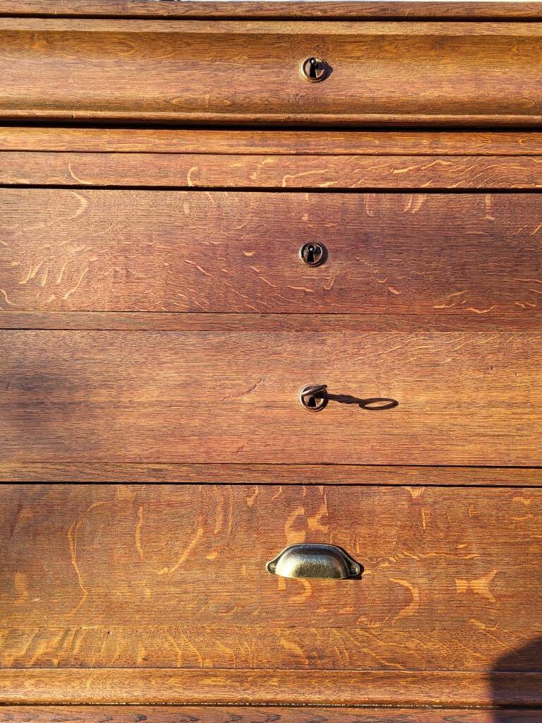 Louis-Philippe 19th century solid oak chest of 4 drawers