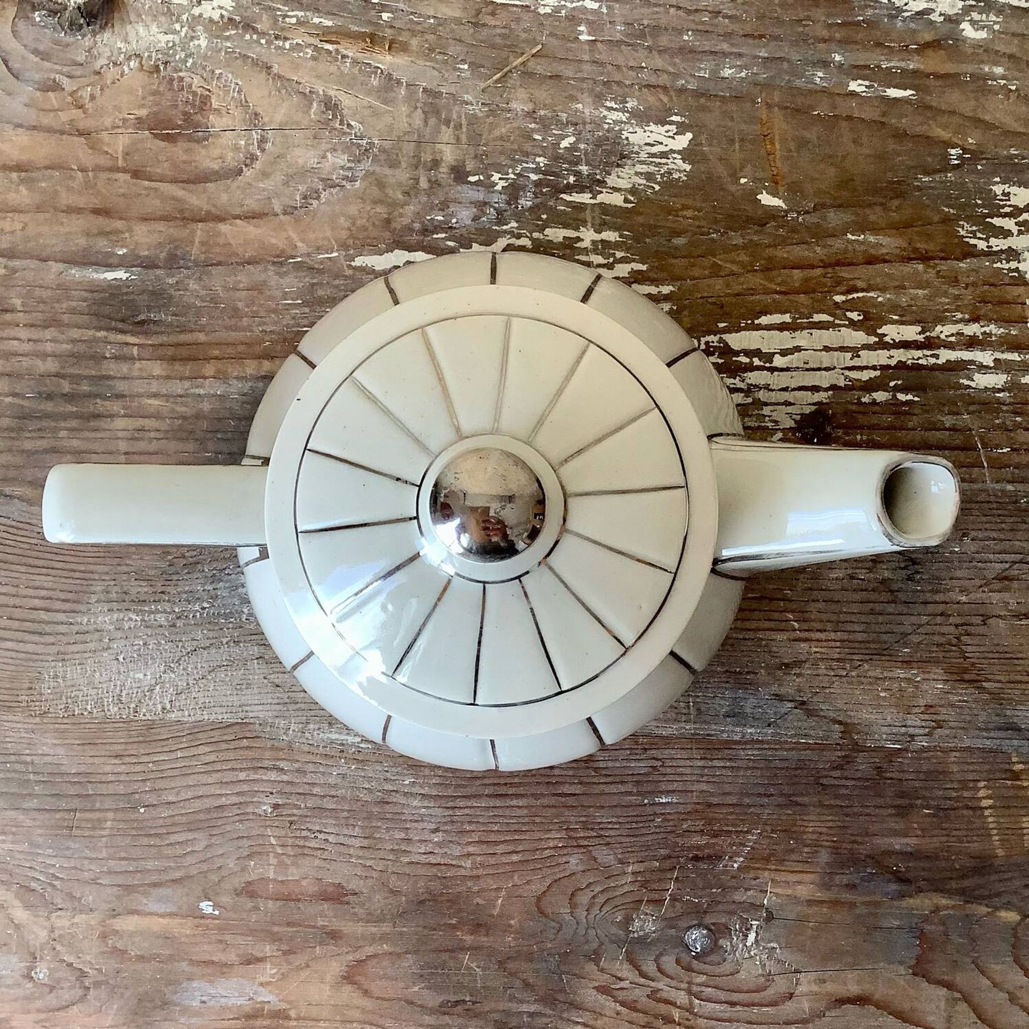 White teapot