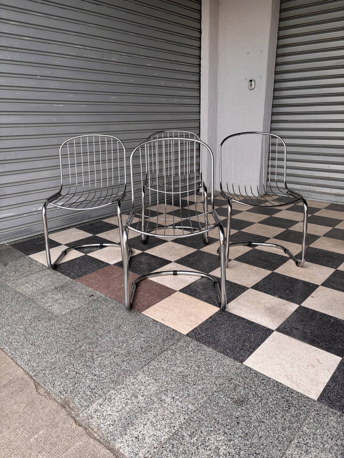 Chaises italiennes seventies