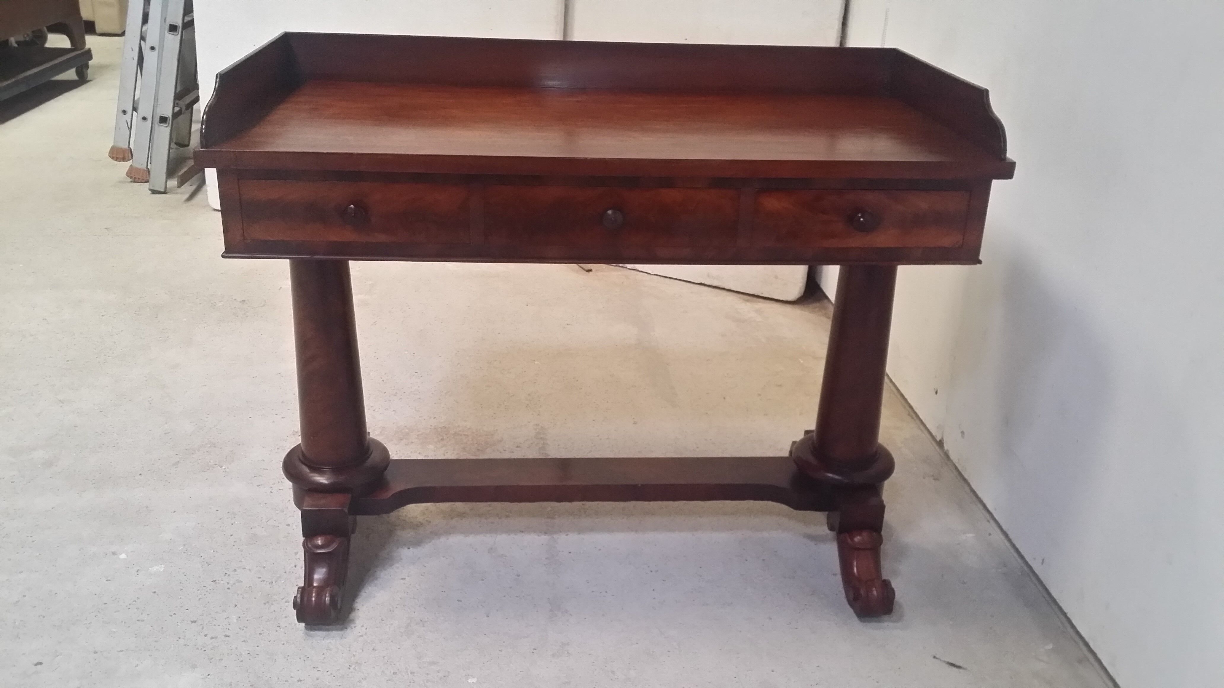 English mahogany desk from the 19th century
