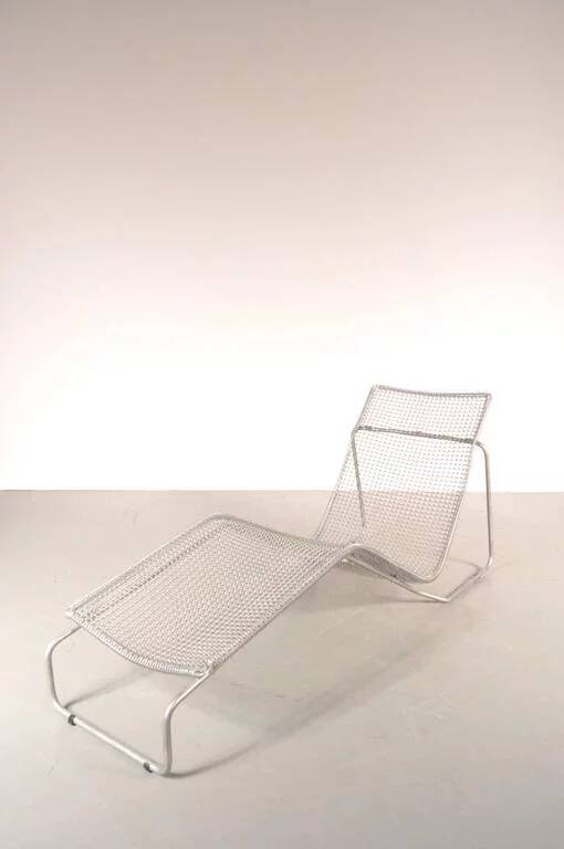 1997s “Ruffian” chaise longue by Niall O’Flynn for ‘t Spectrum, Netherlands