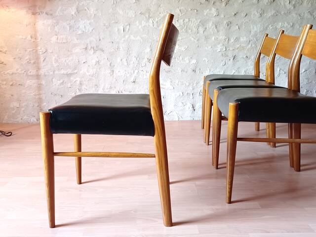 Italian Gessef chairs in light teak, Scandinavian design 1960.