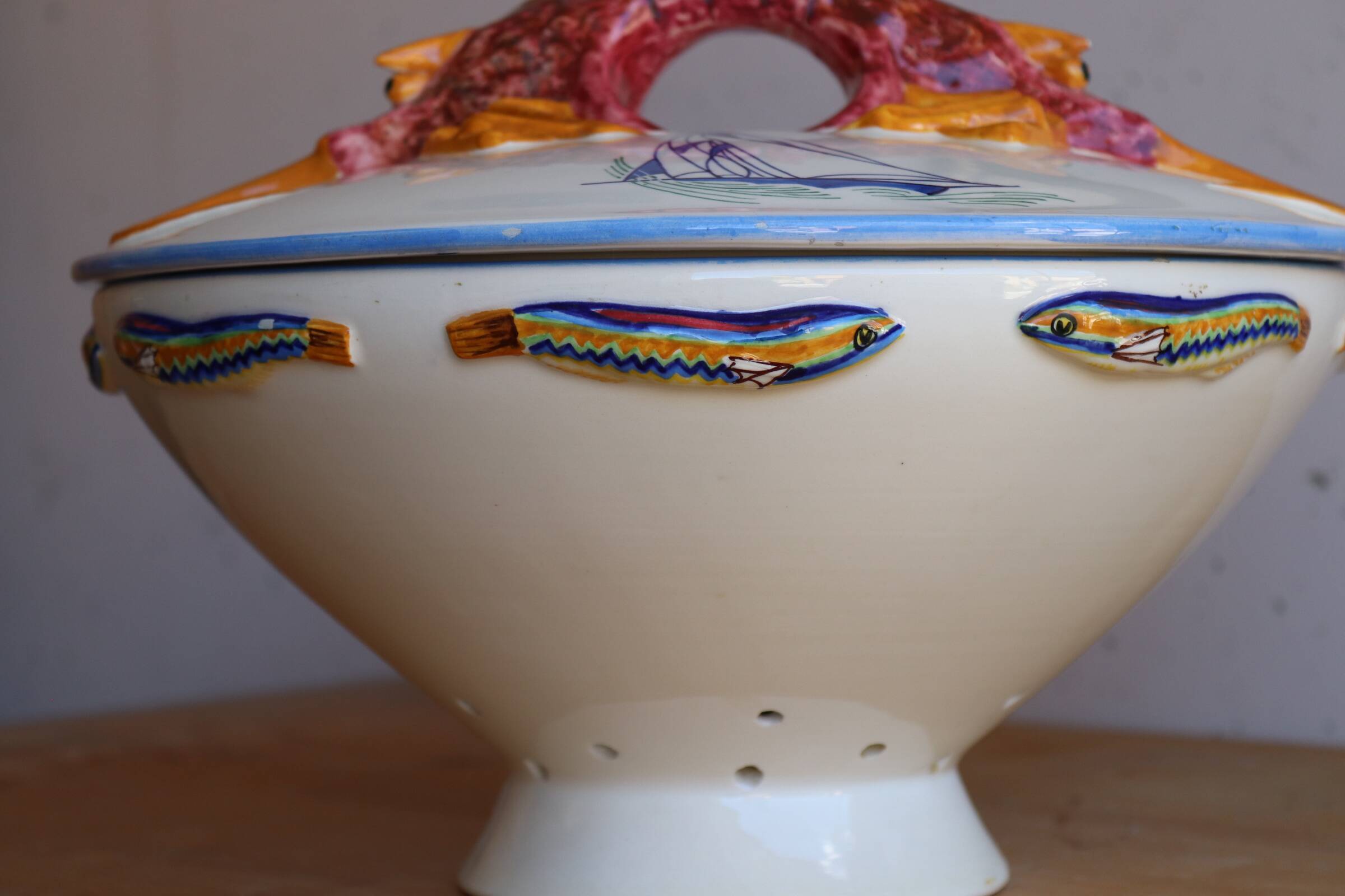 Covered ceramic vegetable dish with painted marine decoration – lobster