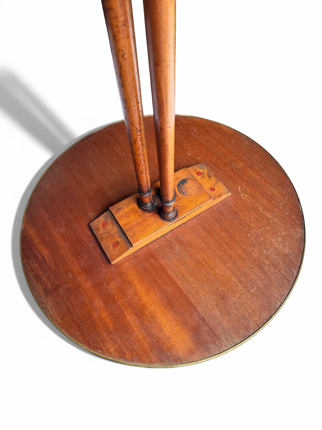 Side table / guéridon from the 19th century, tripod base "crowned dragon"