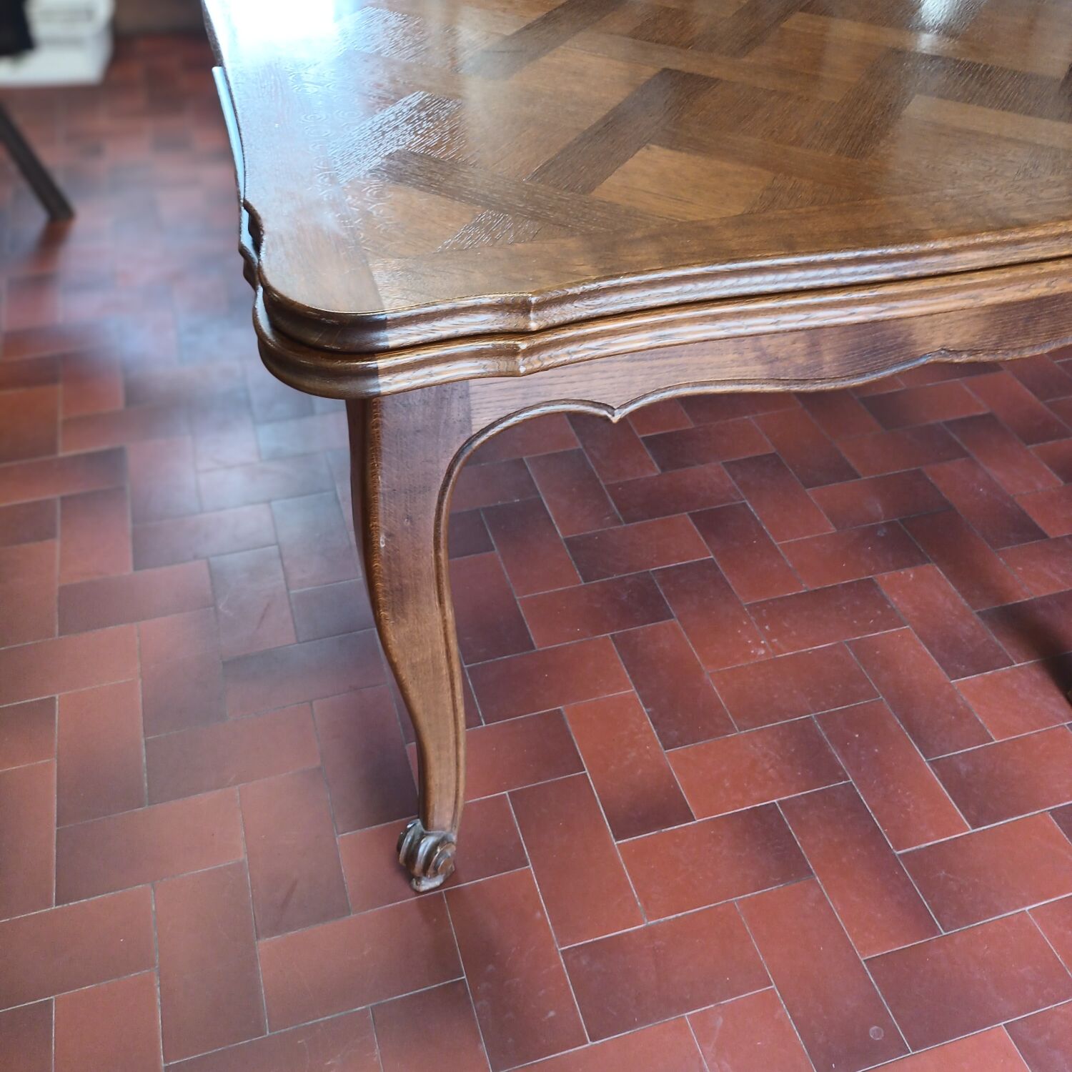 Versailles parquet table