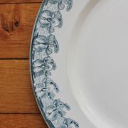 Plat rond en terre de fer décor iris Badonviller