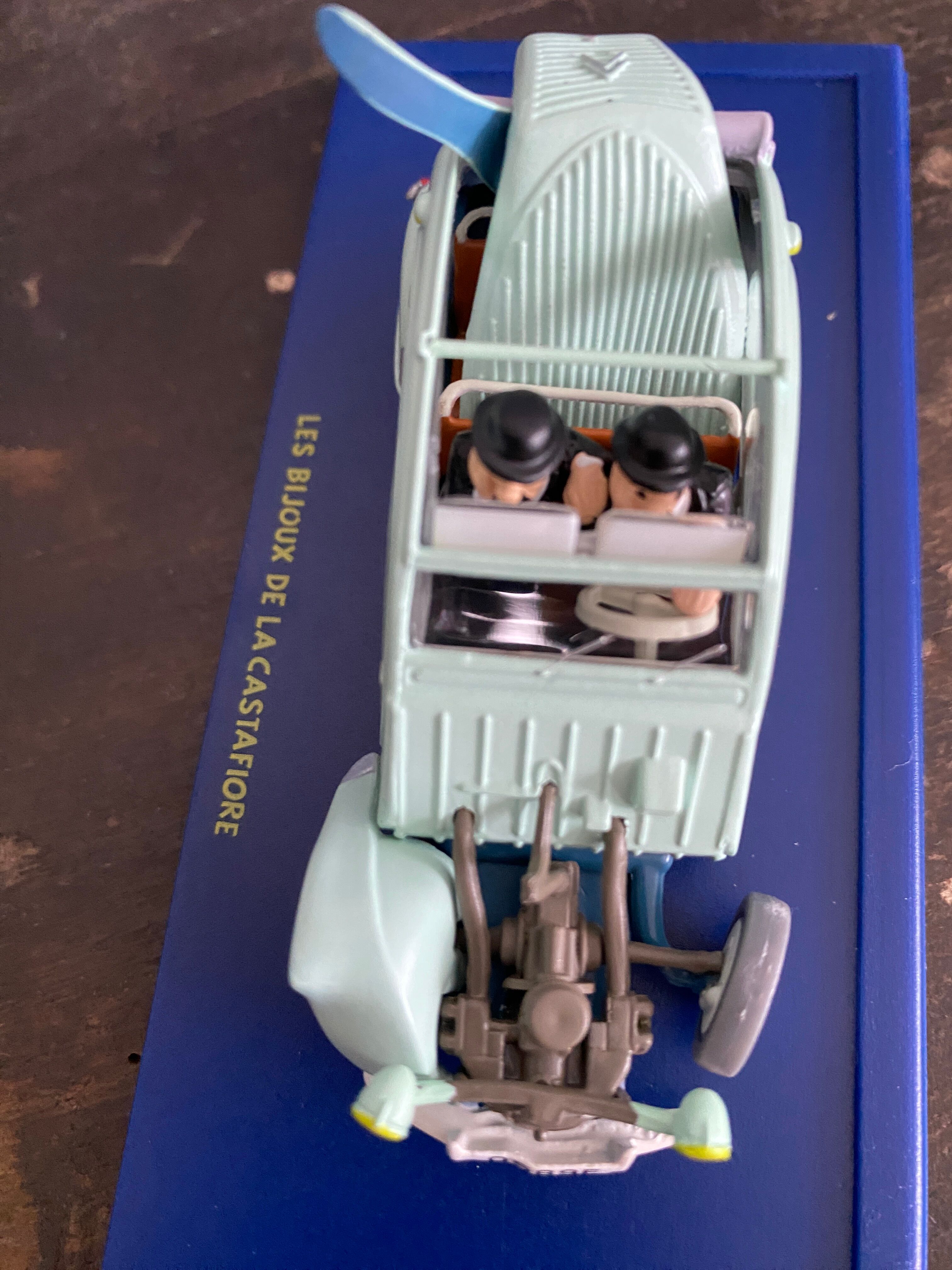 Classic cars "en voiture tintin" atlas edition