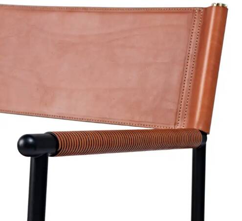 Pair of bar stools with backrest in tobacco colour and metal frame.