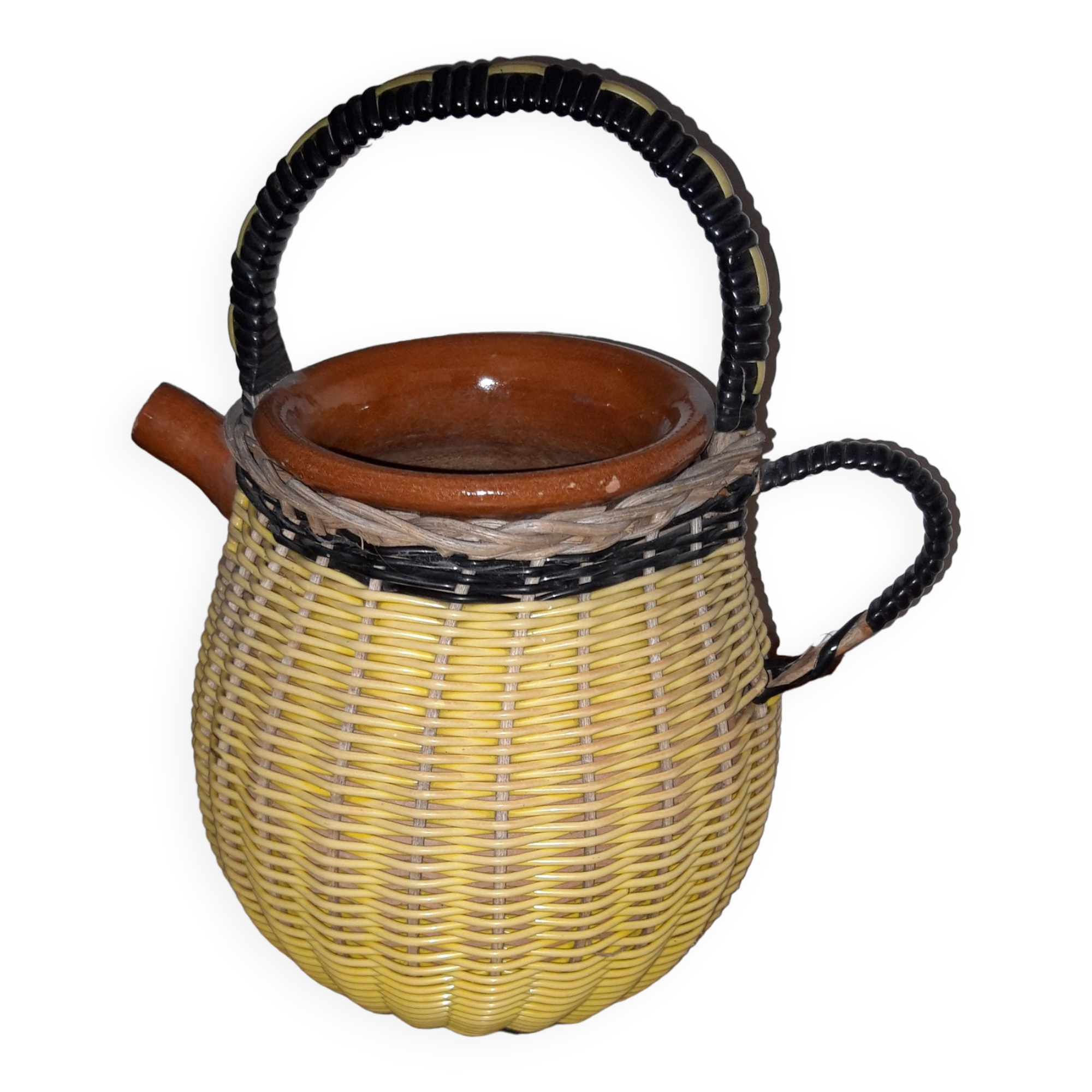 Sandstone and scoubidou potiche