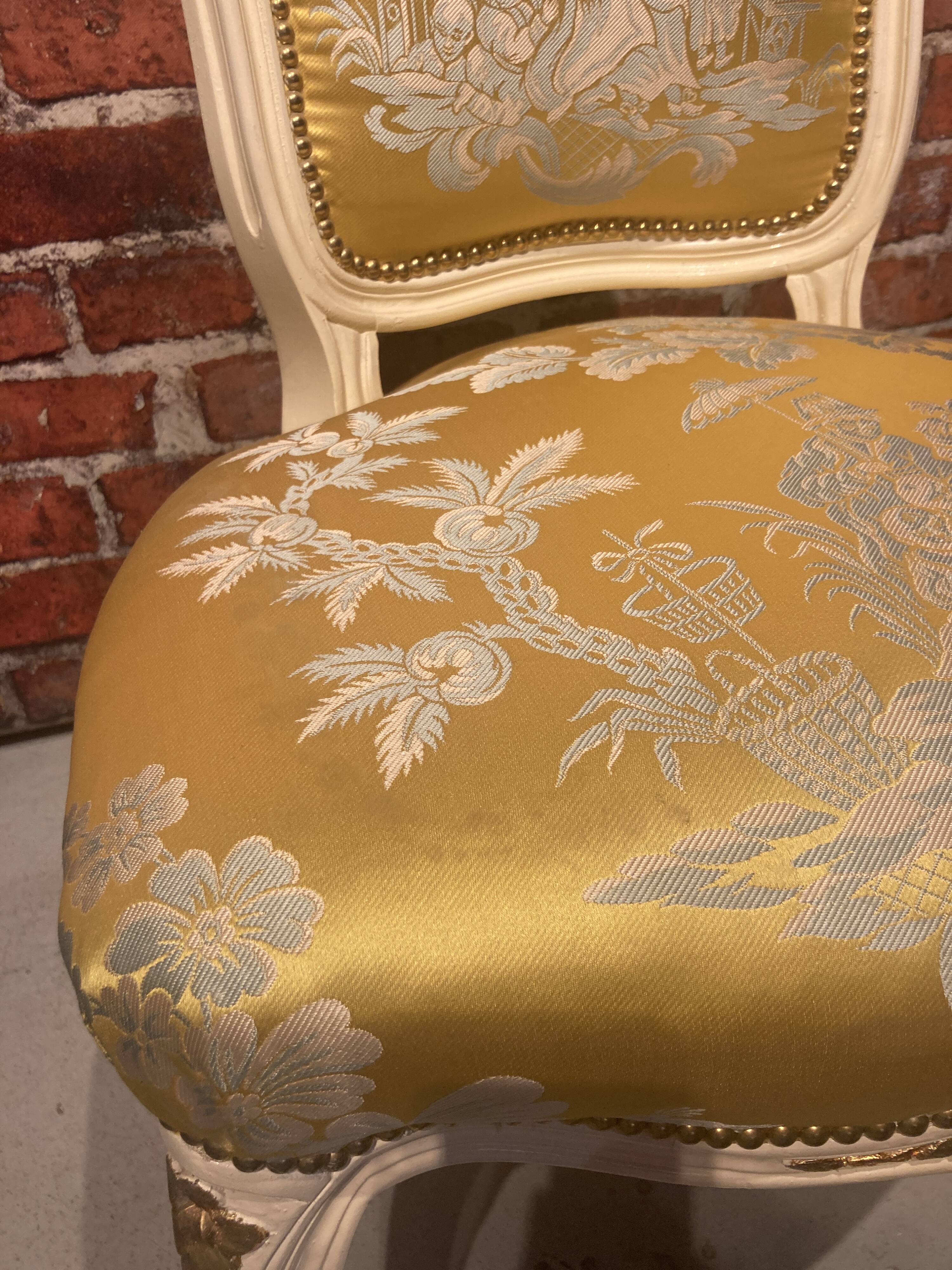 Lot d'un fauteuil et d'une chaise