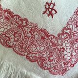 Set of 5 white and red towels