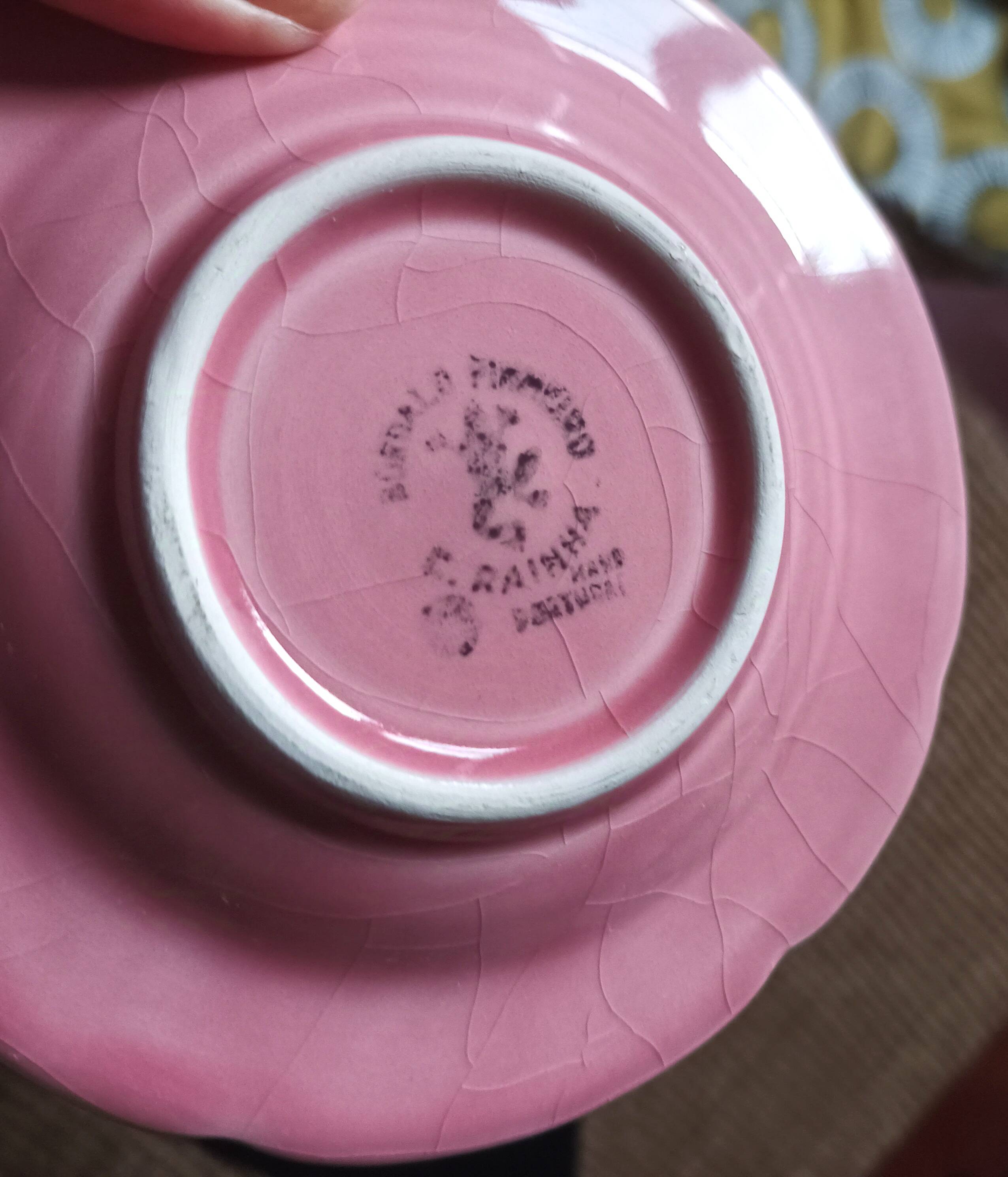 Pink slip mustard pot, Bordallo Pinheiro, Portugal