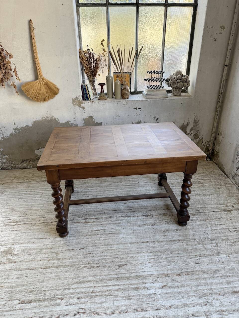 Paneled walnut desk with turned legs, 1900
