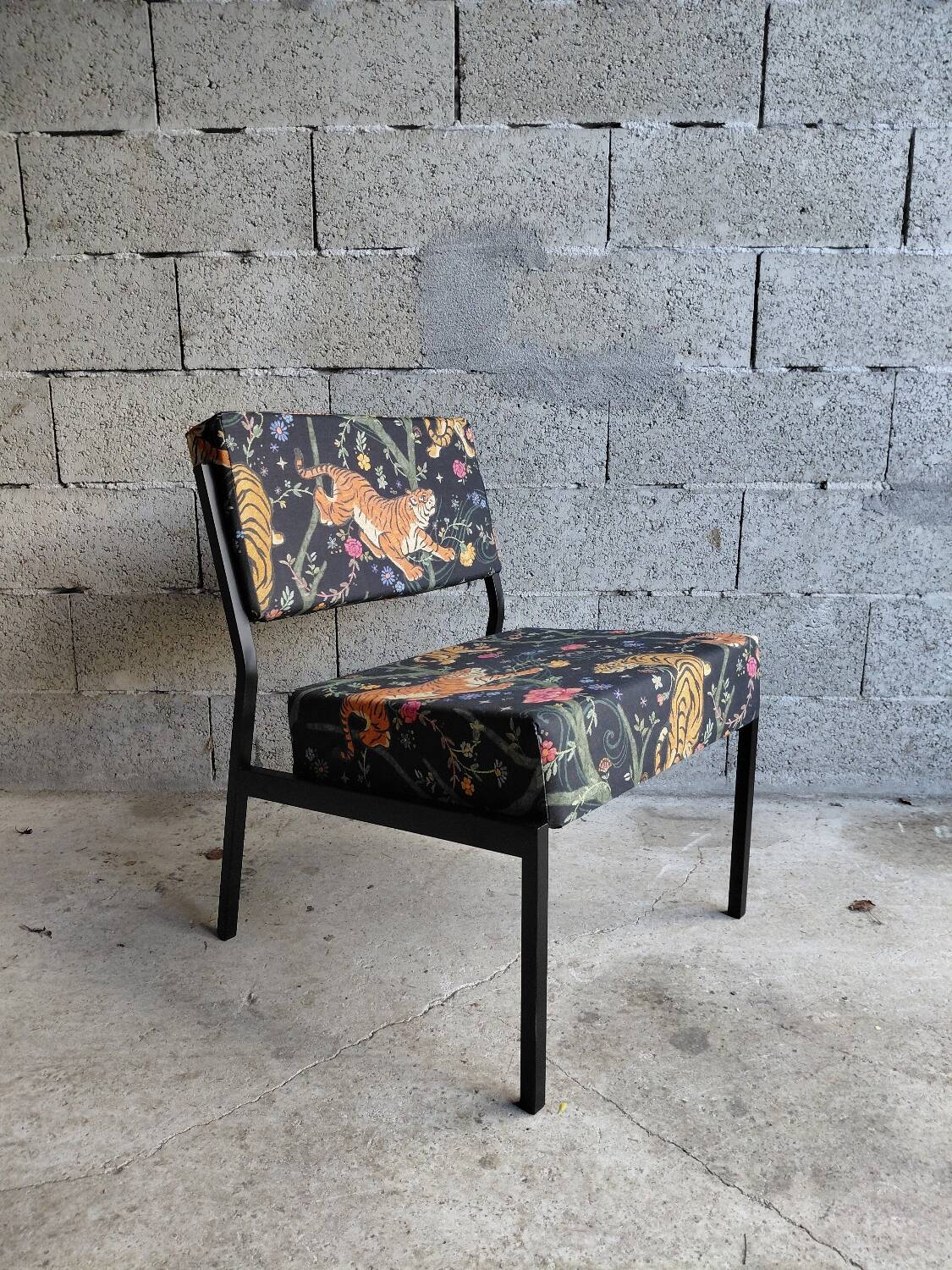 Restored vintage 1970s armchair – Maison Thevenon fabric