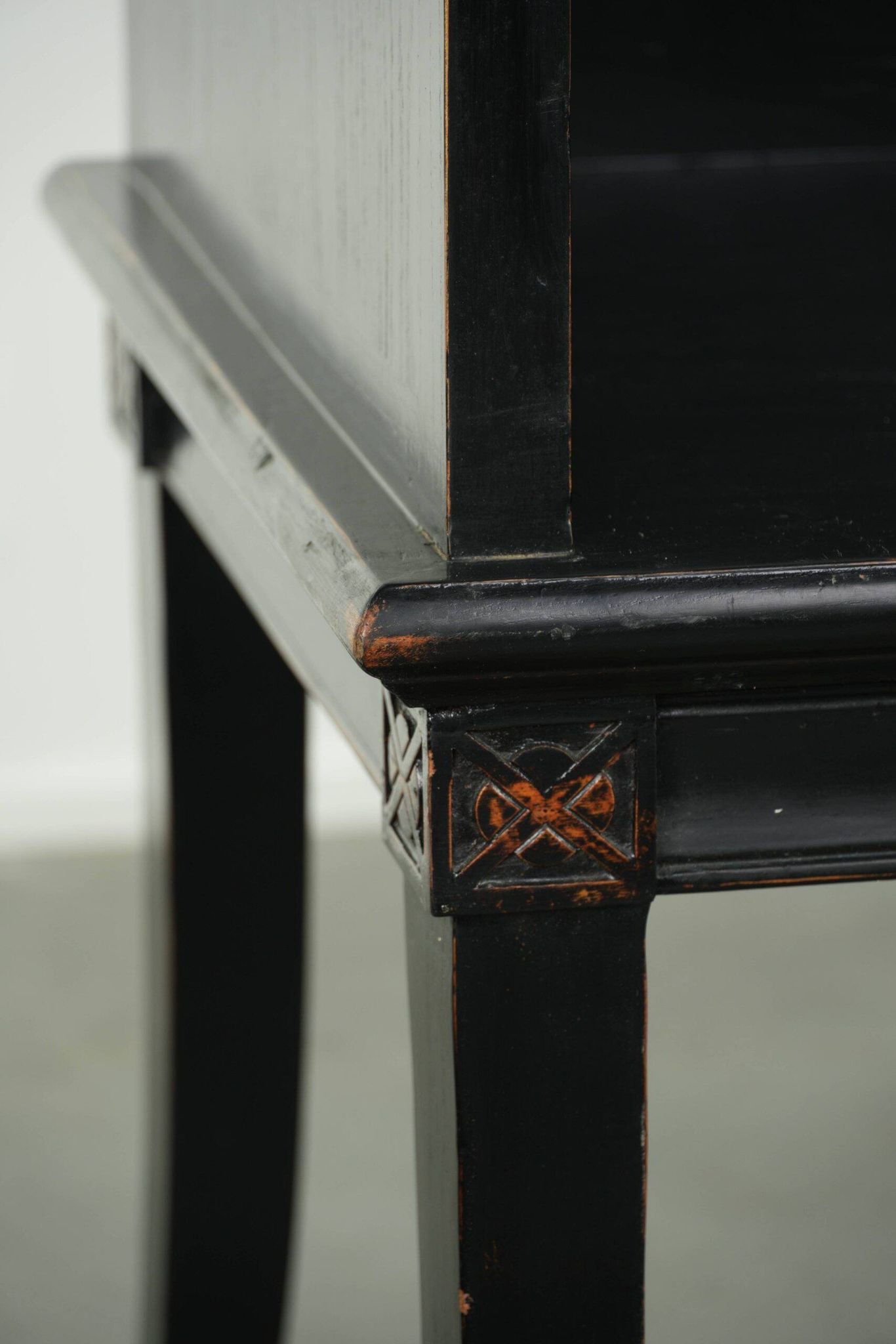 Black wooden chair / side chair from the 20th century in Asian style