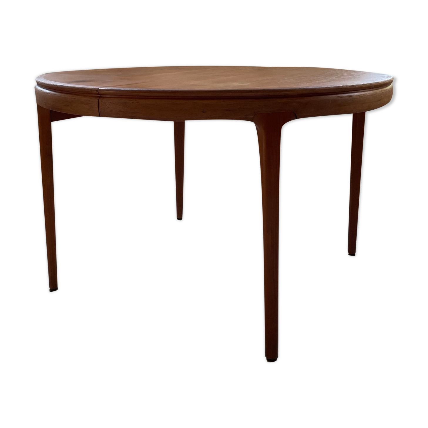 Round table 120-230 cm scandinavian samcom arne hovmand olsen