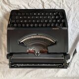 Old Brother 220 Deluxe mechanical typewriter - Made in Japan