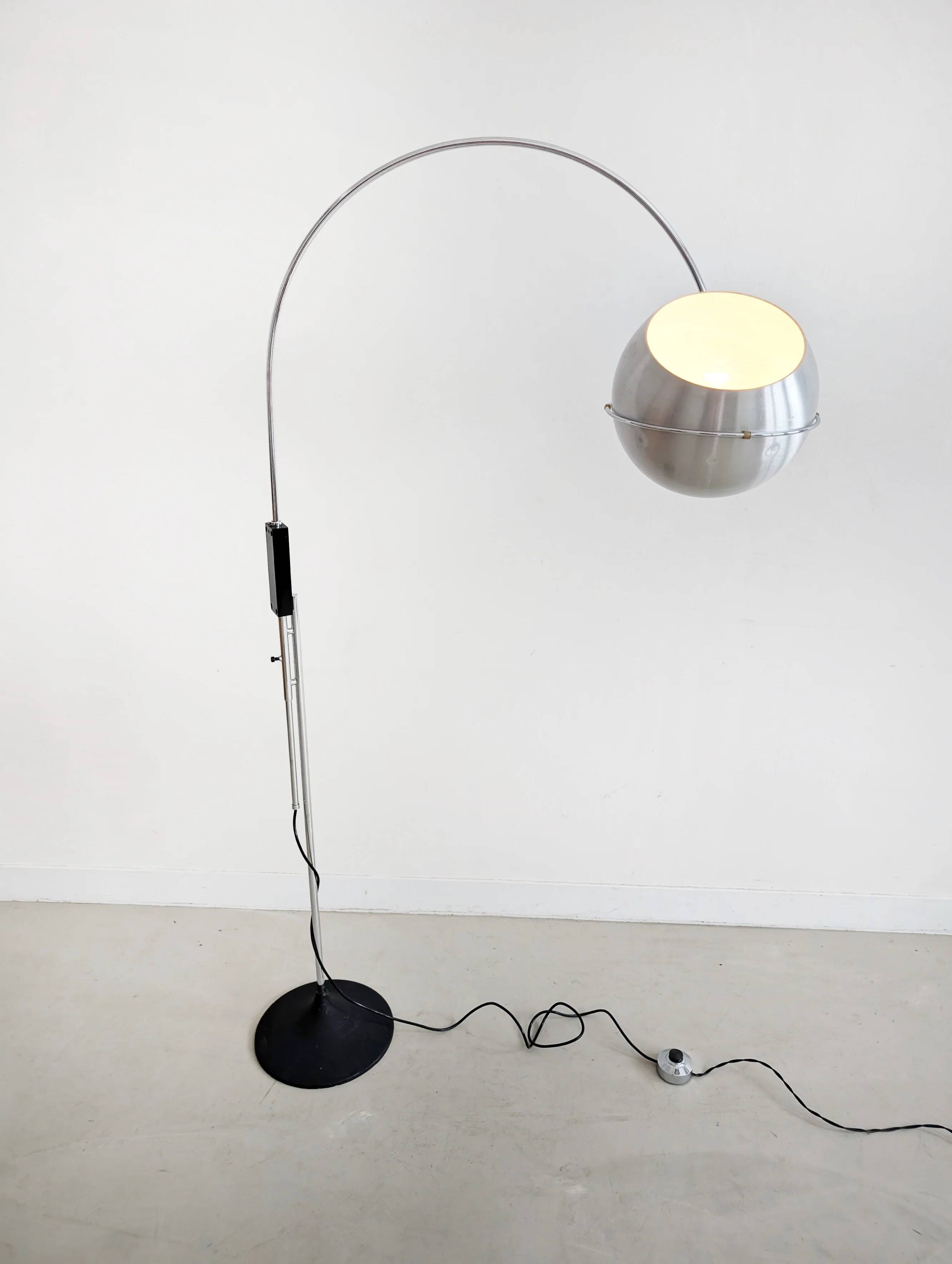 Lampadaire globe oculaire réglable Space Age des années 1970