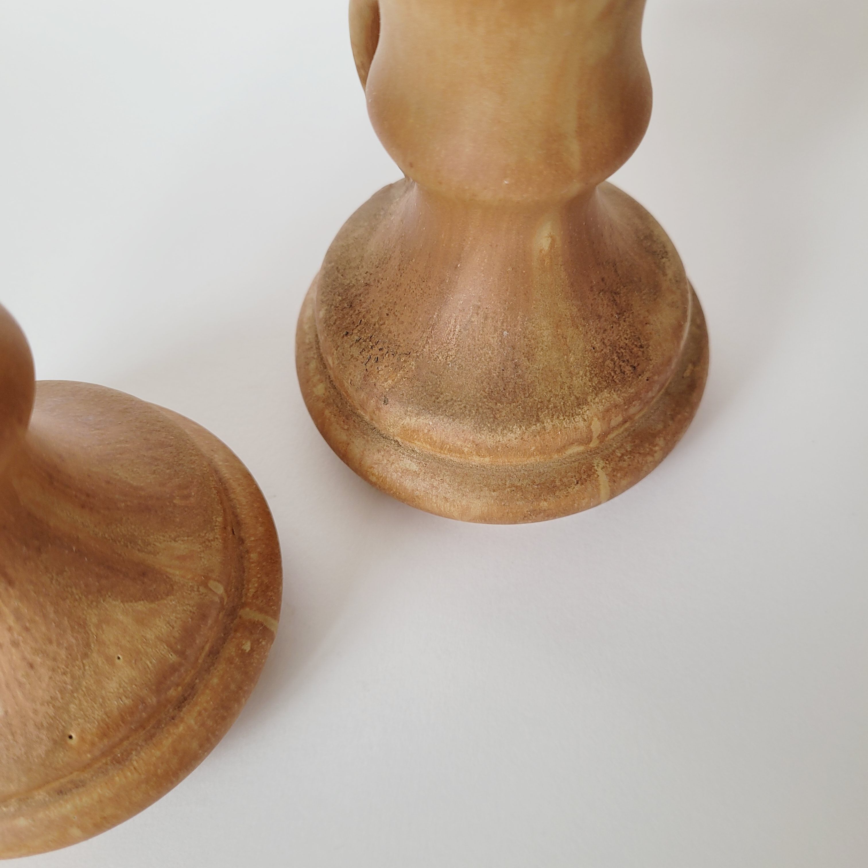 Set of 2 ceramic candle holders
