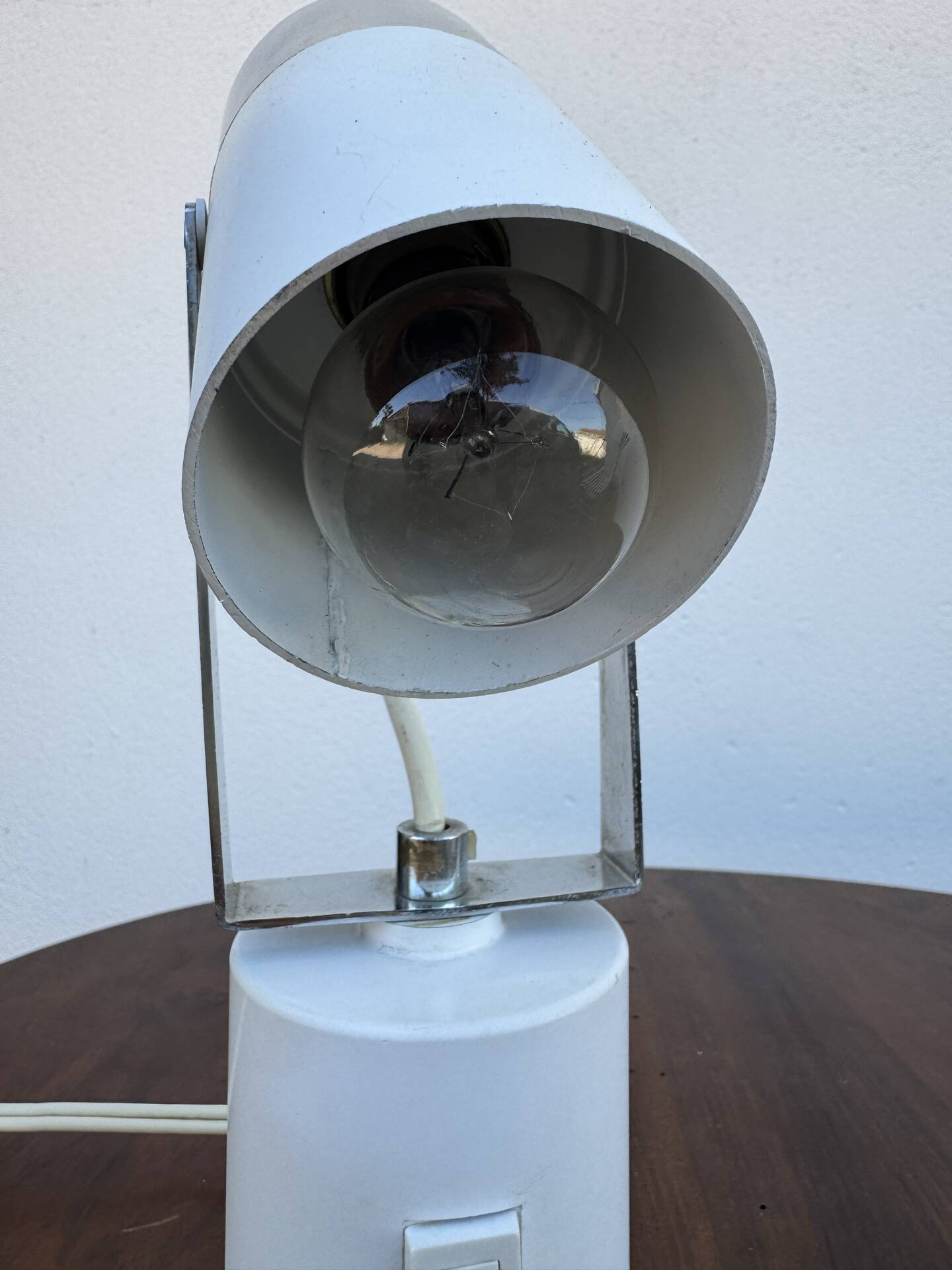 Small Space Age lamp from the 70s.
