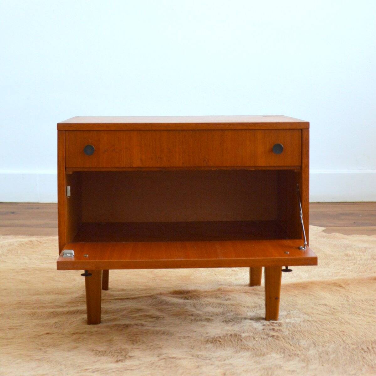 Scandinavian 1960s vintage bedside table / side table