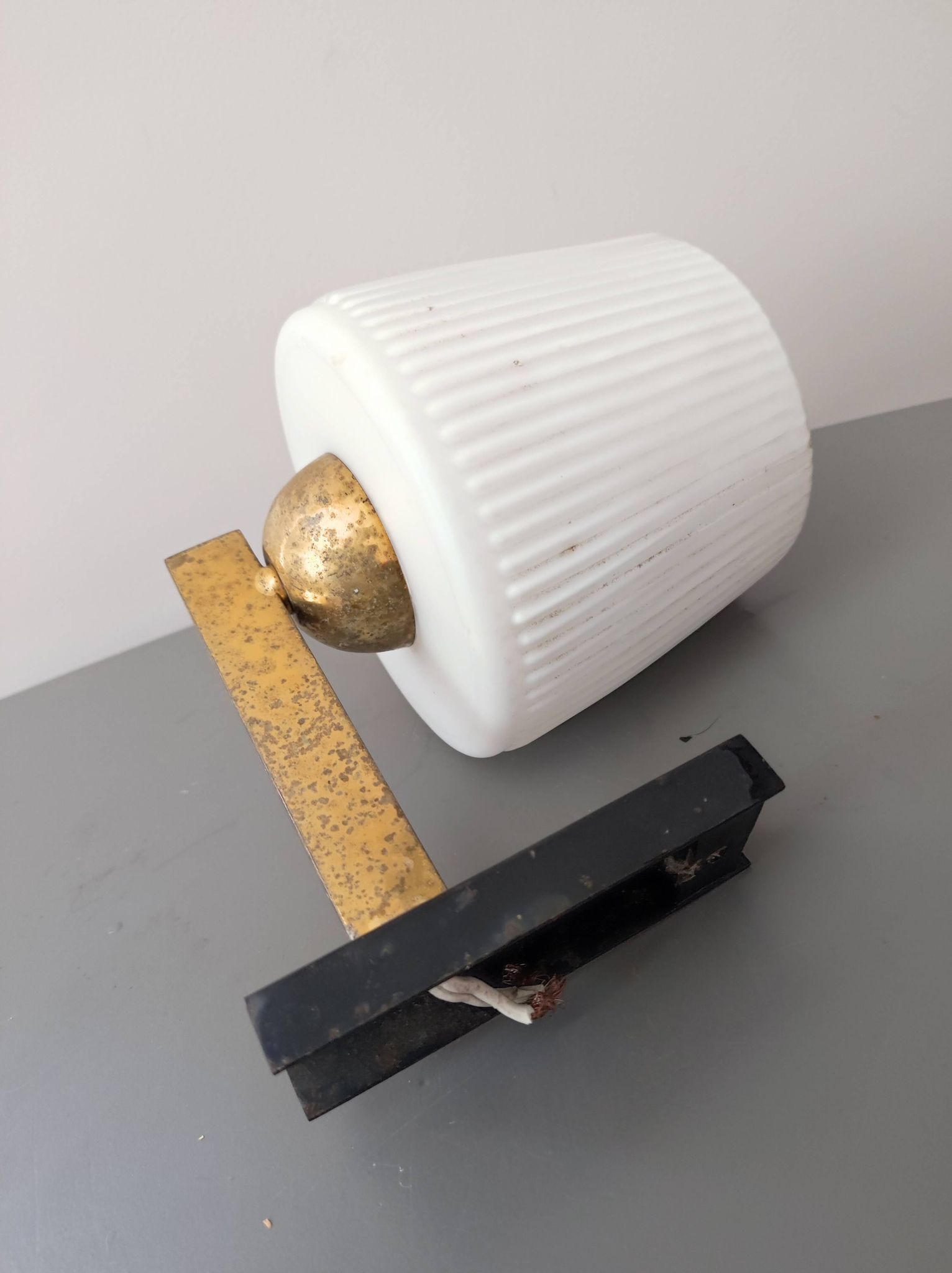 Wall lamp metal and opaline modernist design 50 60 style Arlus Lunel