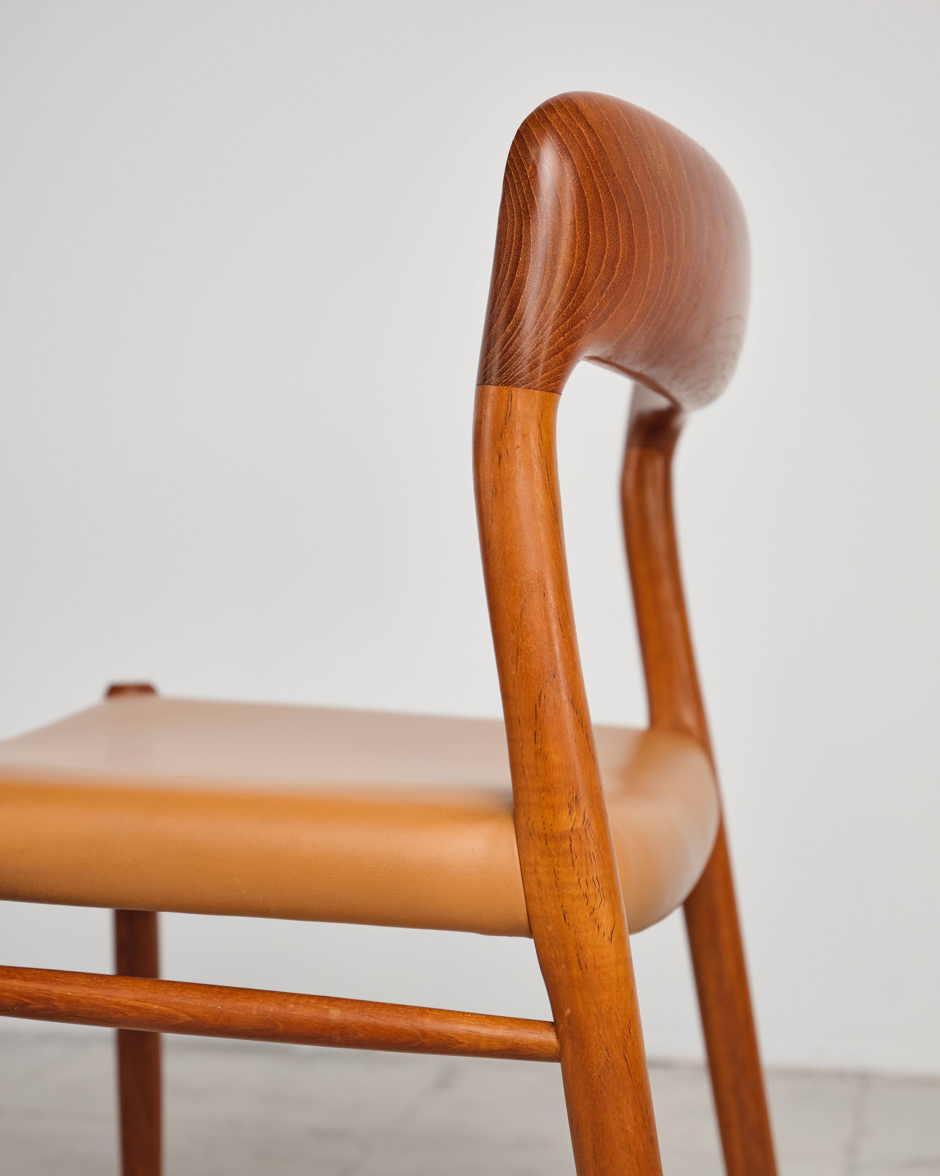 Ensemble de quatre chaises de salle à manger par Niels O. Møller