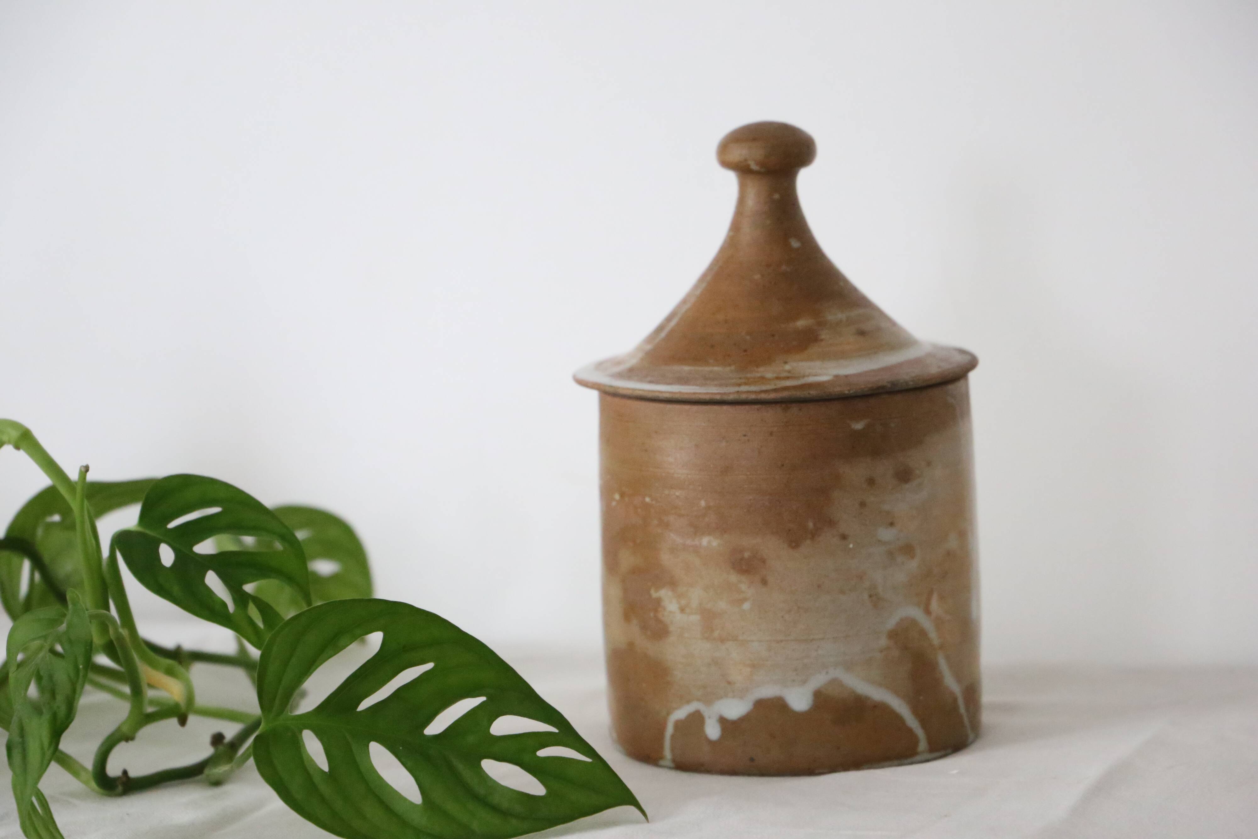 Stoneware pot, vintage