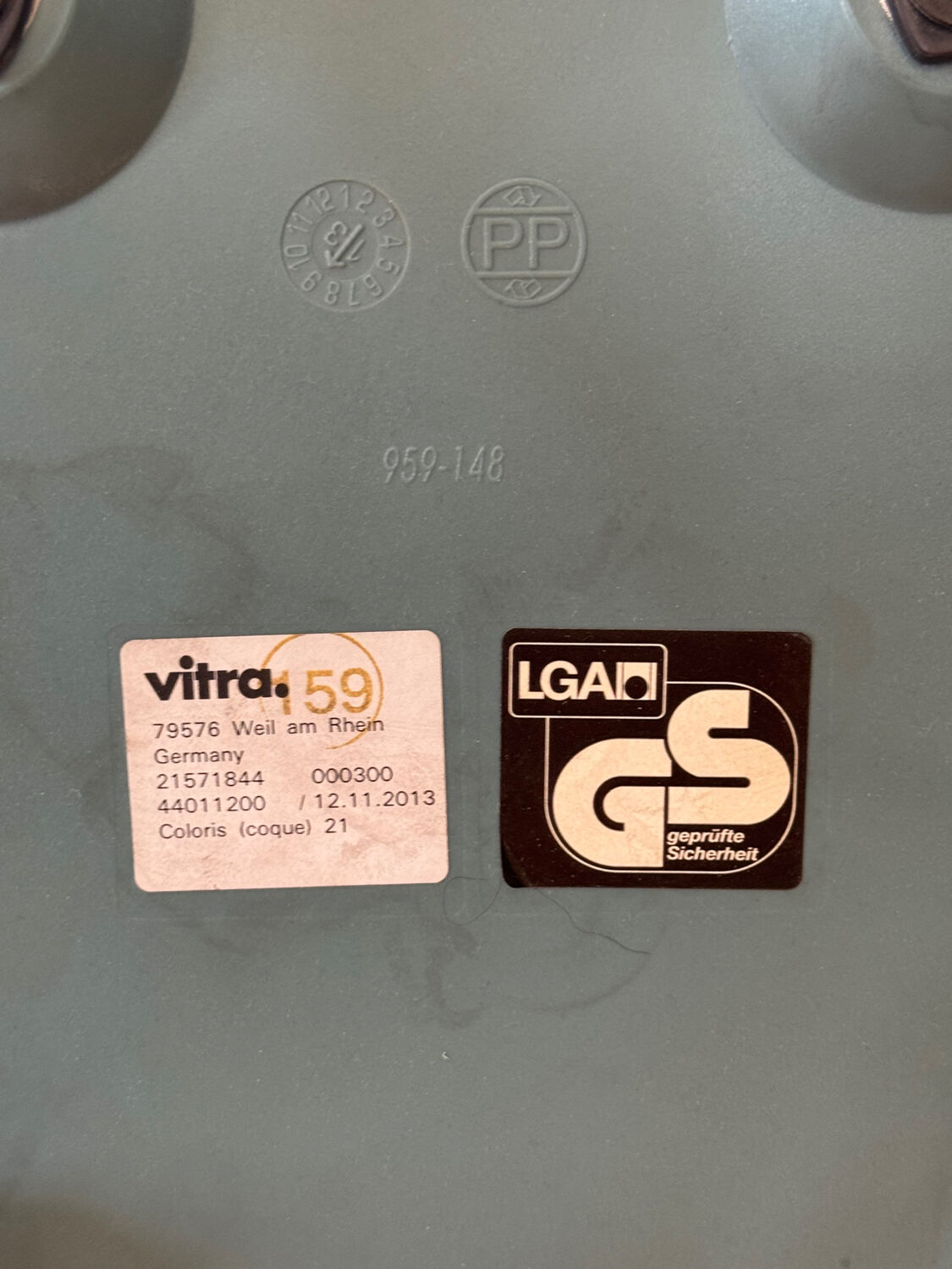 2 Vitra armchairs by Eames