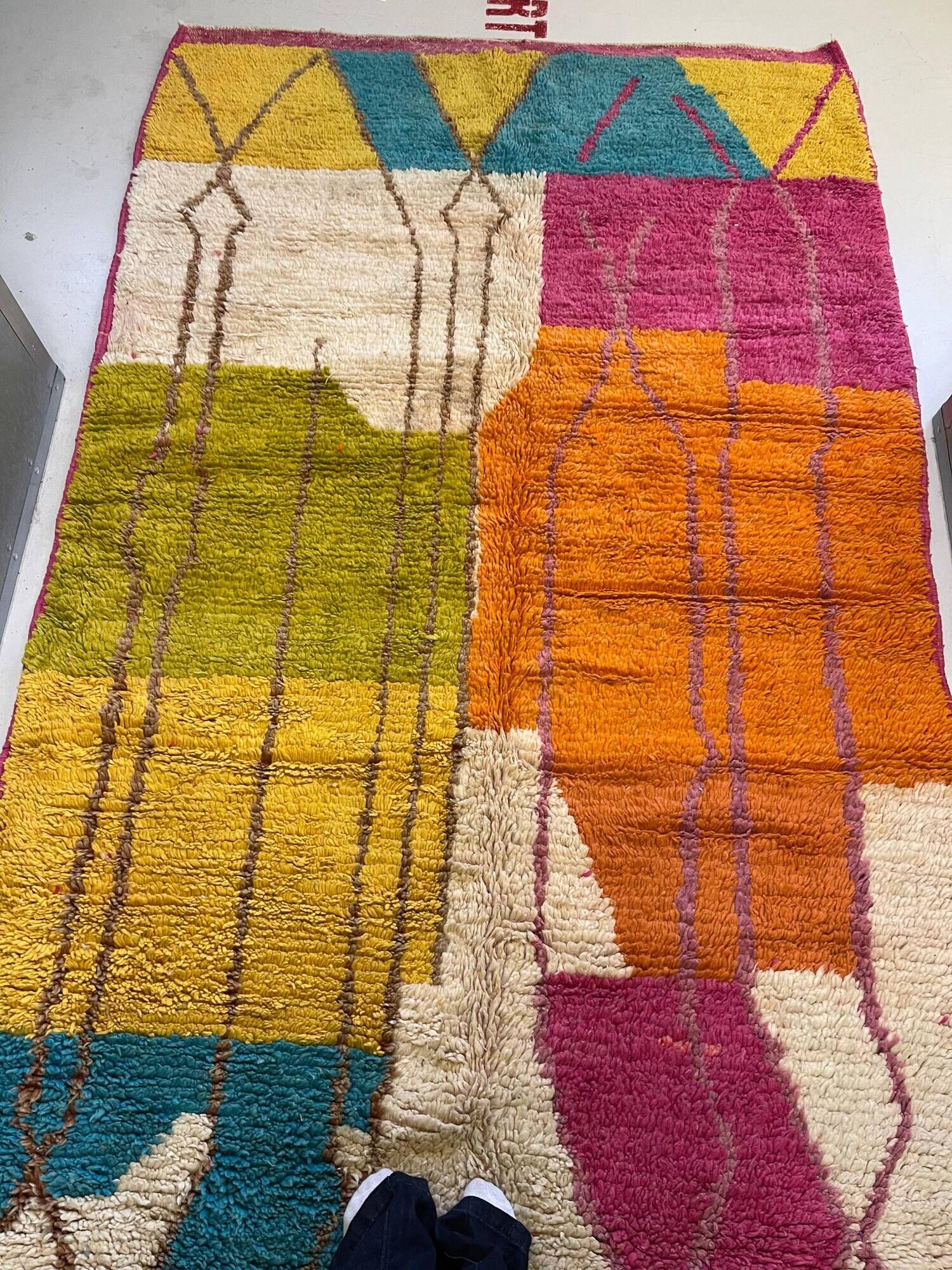 Multicoloured handmade wool Berber rug – 162 × 257 cm