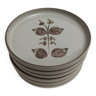 Flat plates made of Arnon stoneware