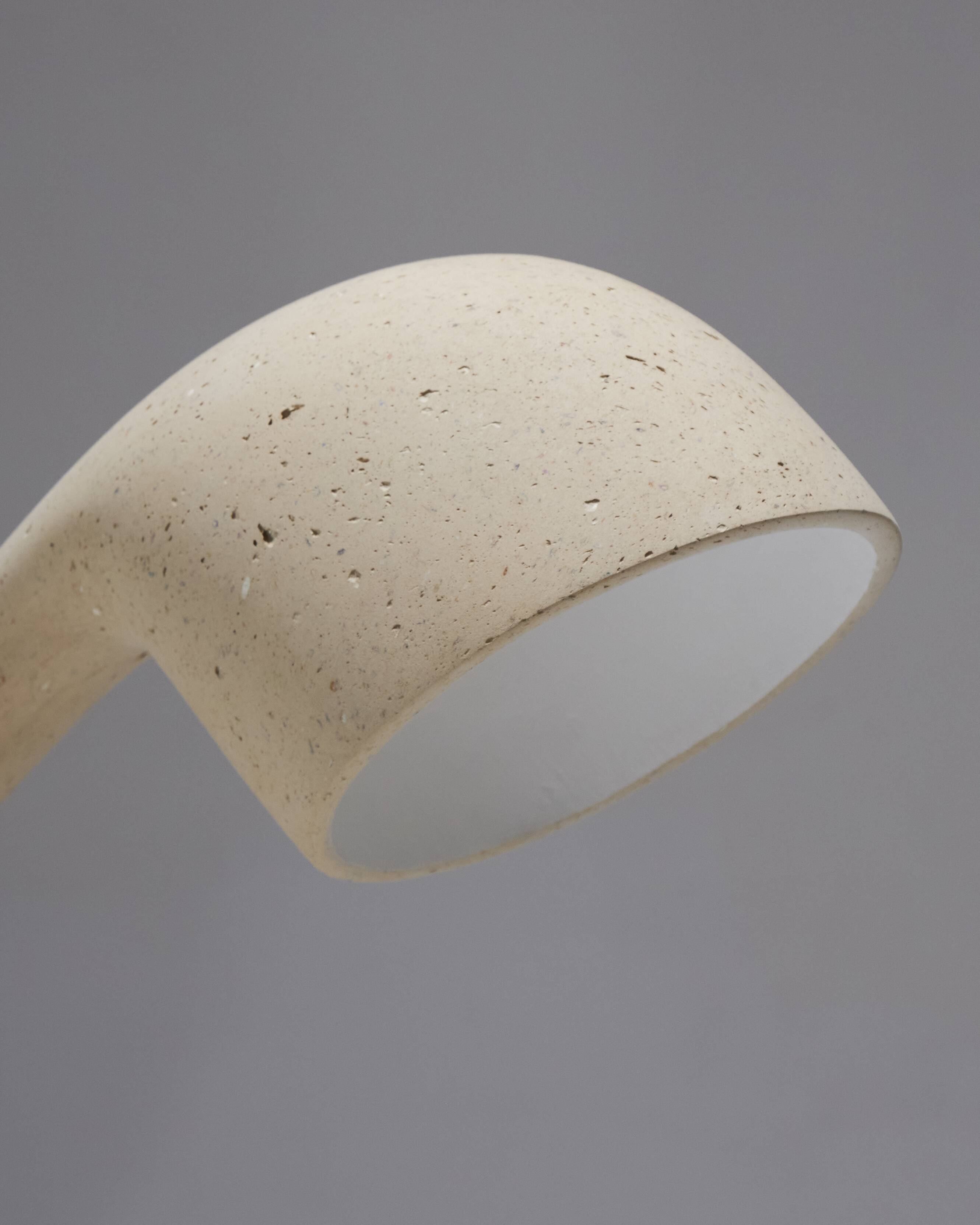 Invider M desk lamp