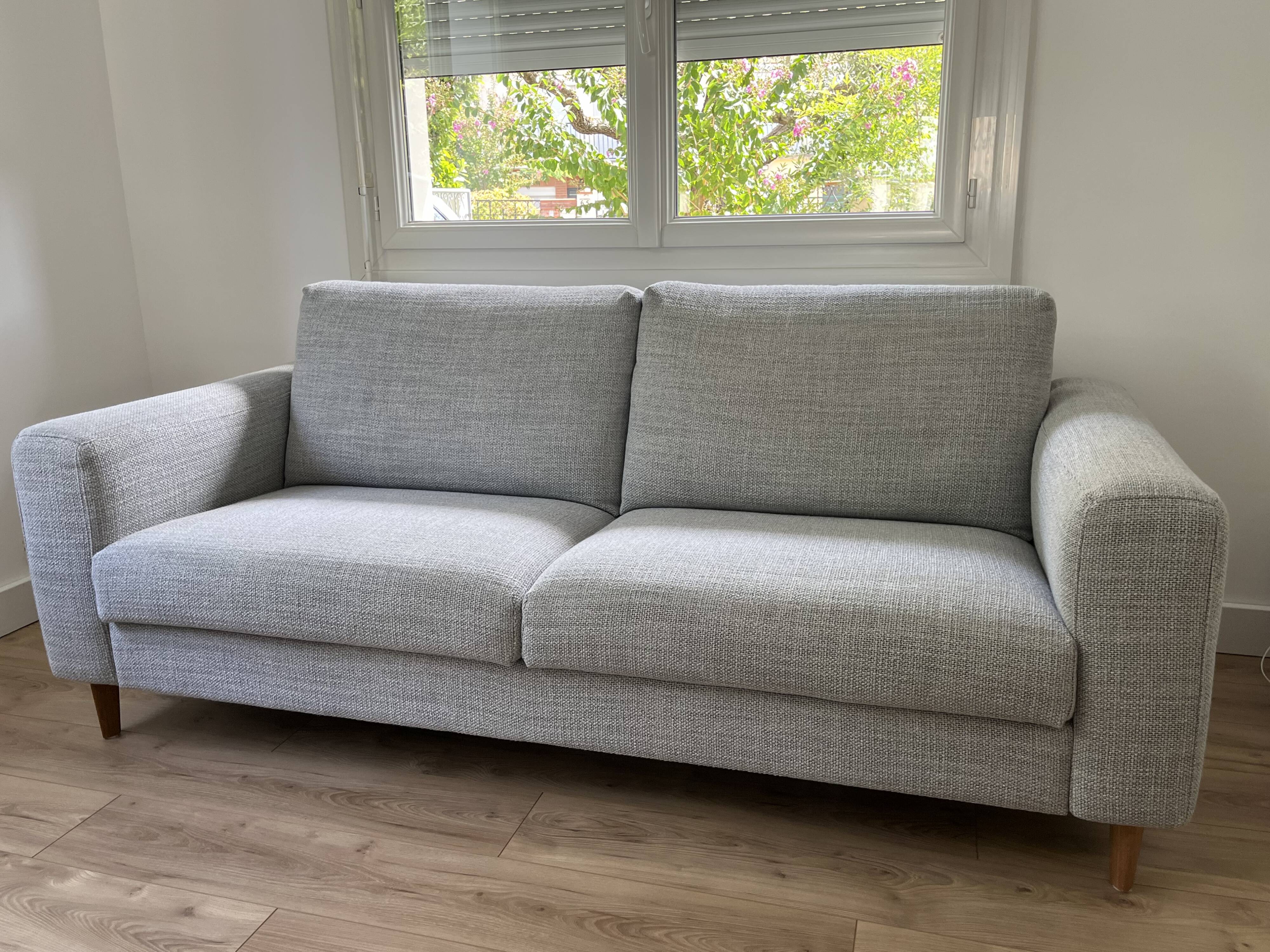Canapé 3 places + pouf