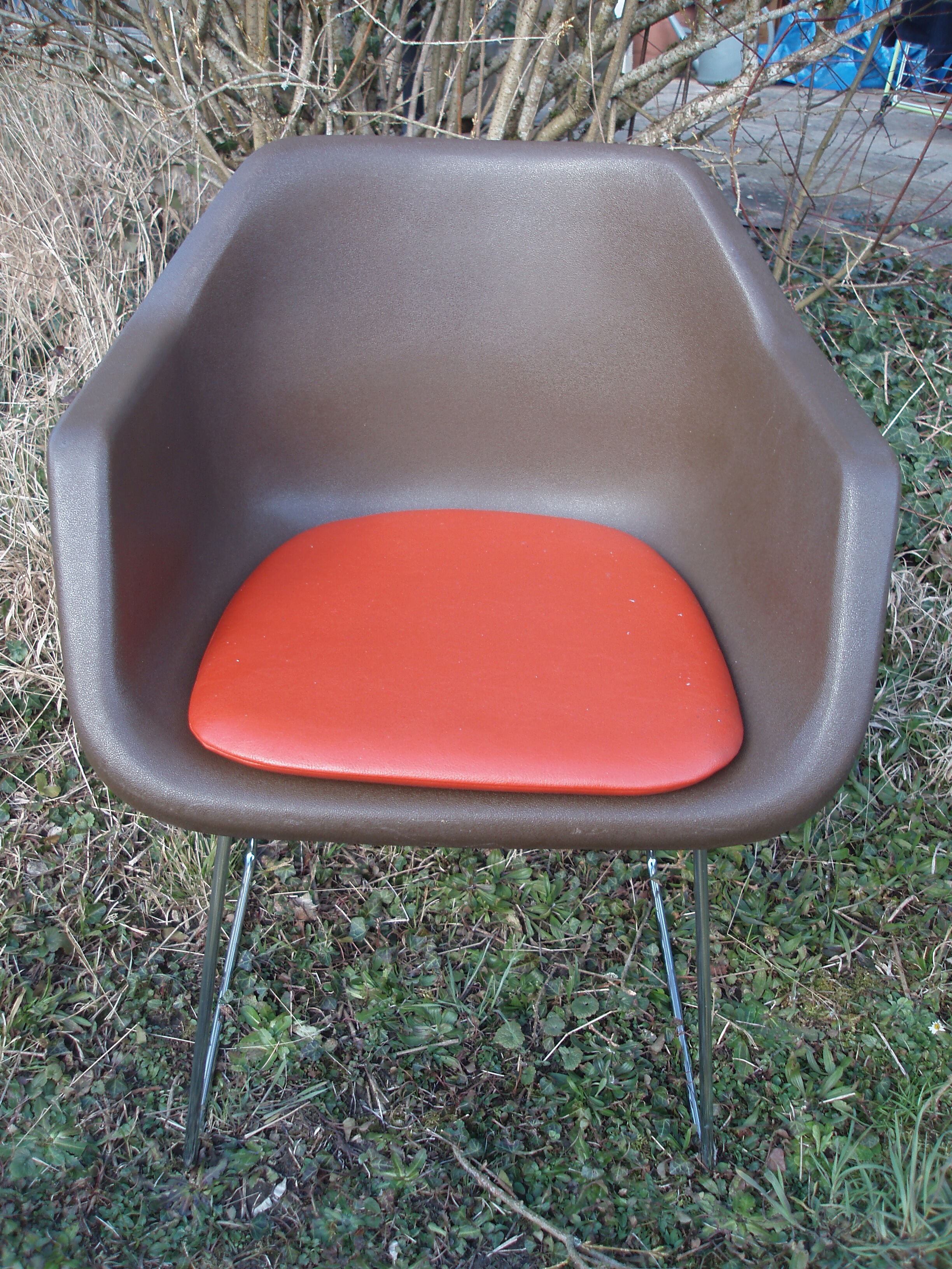 Set of 4 armchairs Robin day model created in 1967 edited by hill